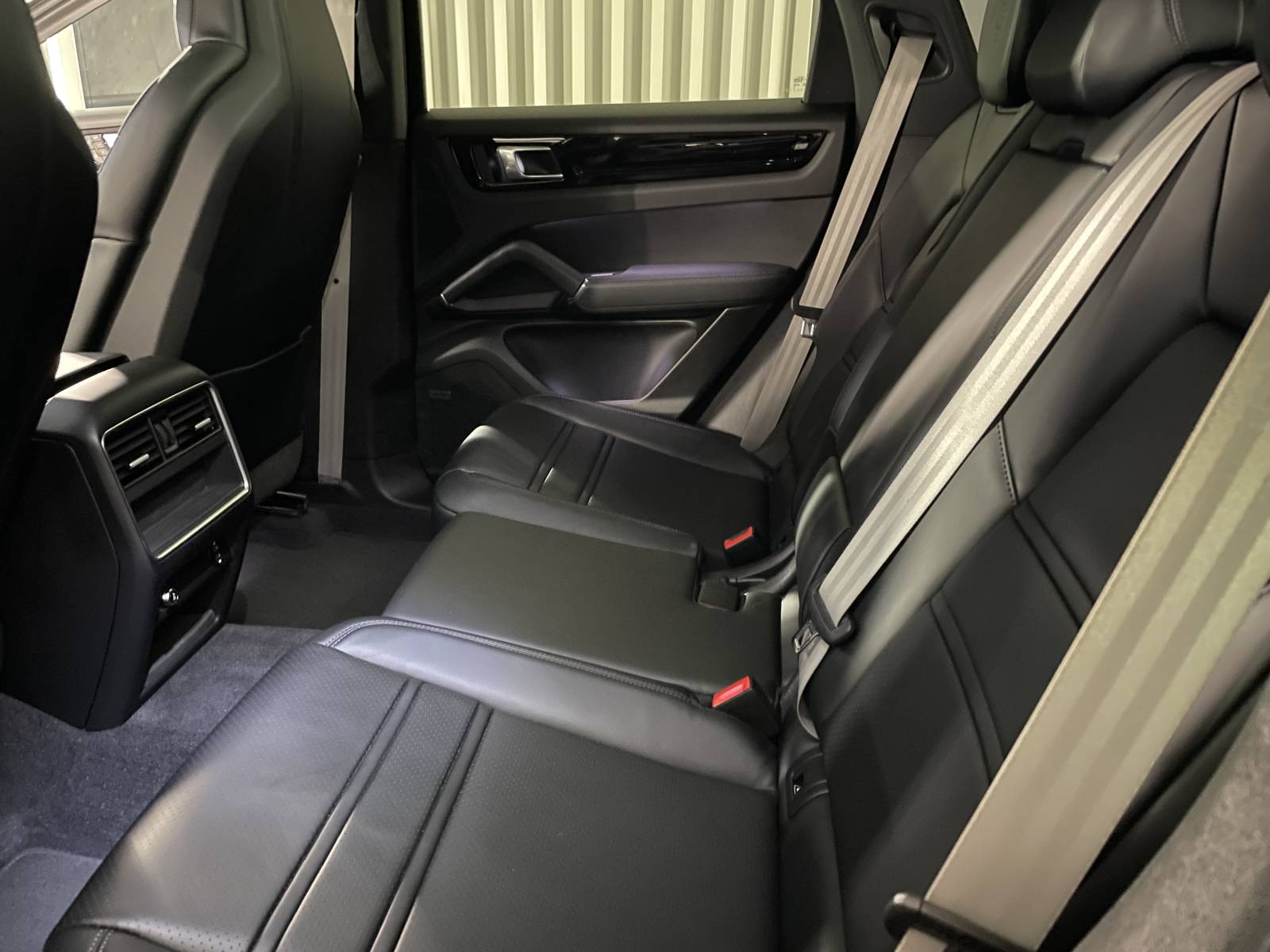 Configuration 5 places (2+1) idéale pour vos sorties en famille dans le Gard