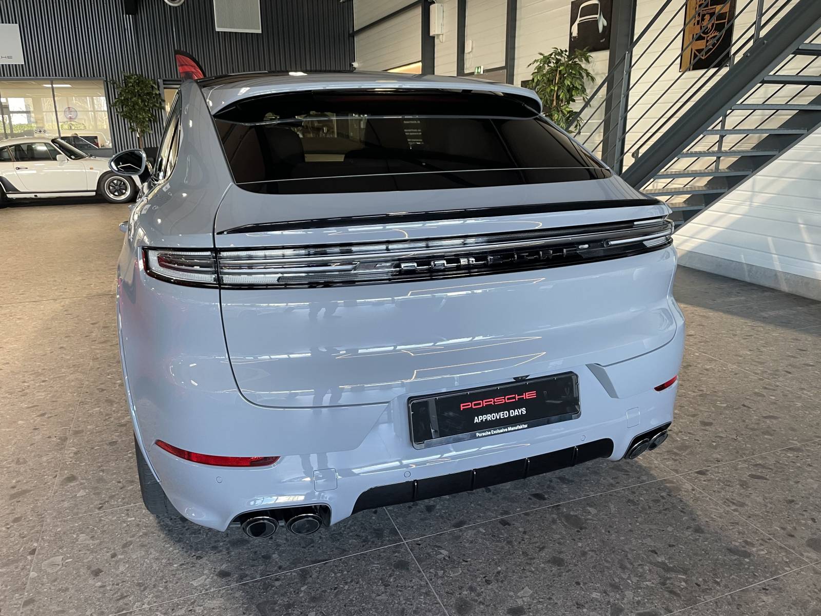 Votre Porsche Cayenne E-Hybrid disponible chez MY DREAM CAR à Nîmes.