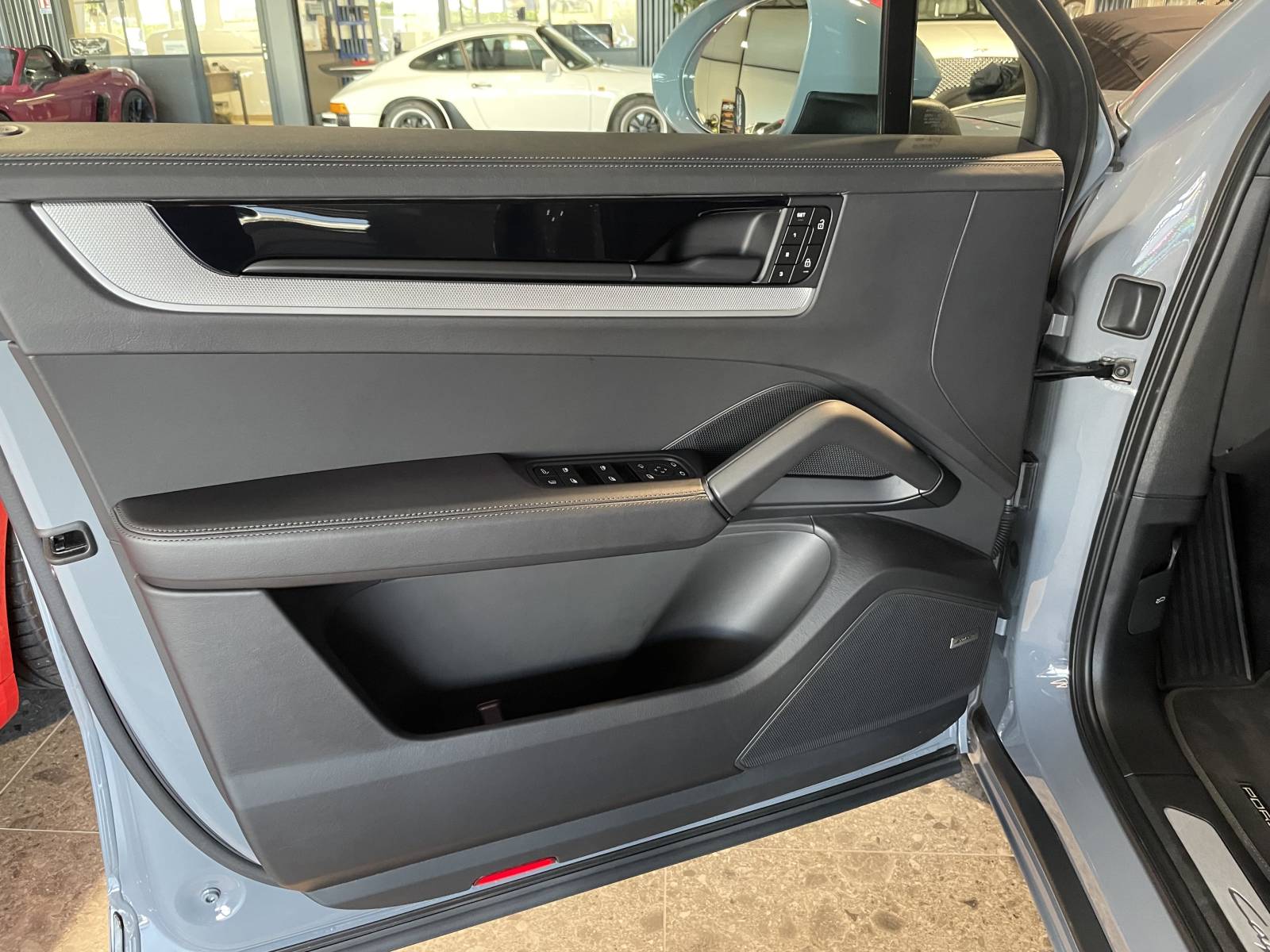 Son haute fidélité BOSE Surround Sound System intégré.