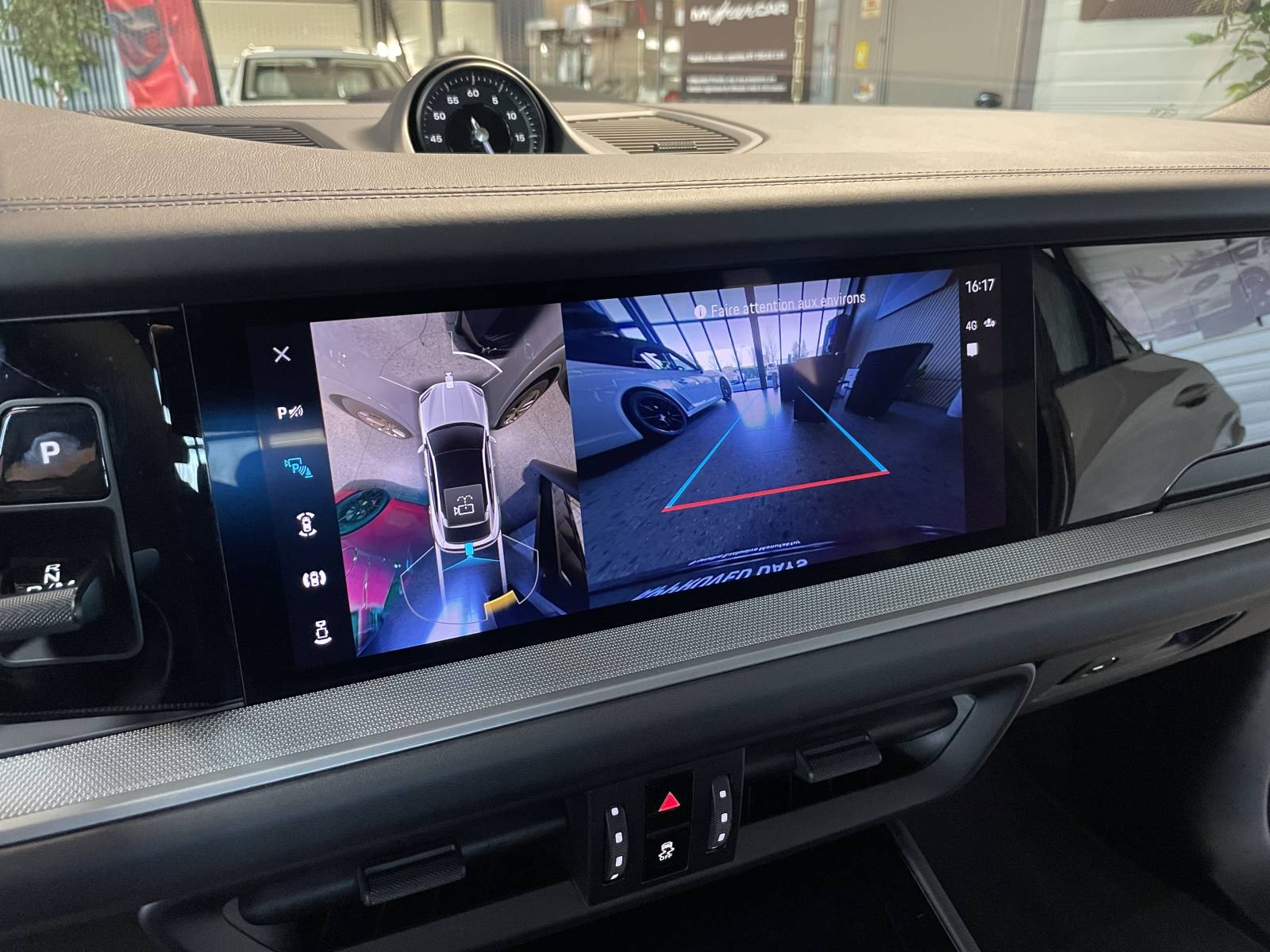 Porsche Cayenne III Coupé E-Hybrid 2024 chez MY DREAM CAR Nîmes.