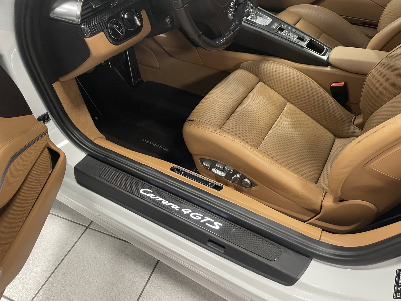 Vente Porsche Carrera 4 GTS type 991 à Nîmes dans le Gard.