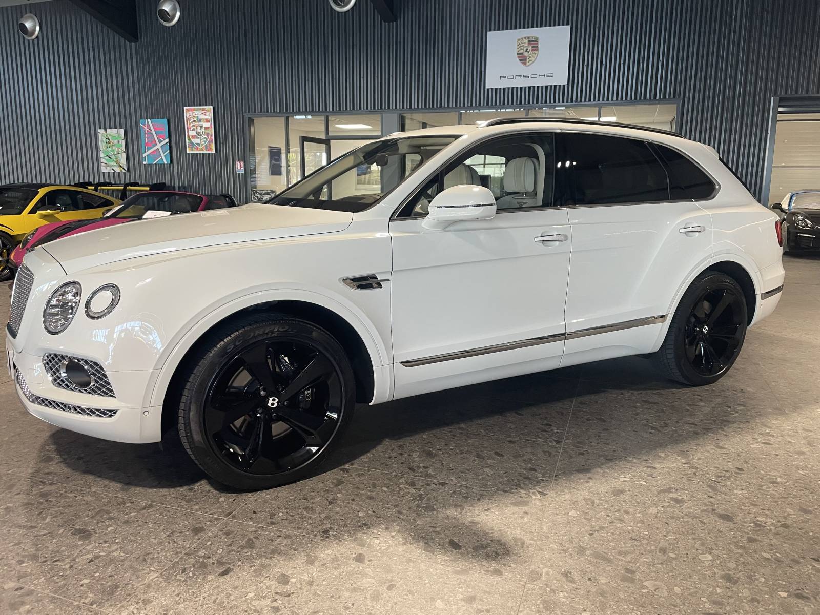 Bentley Bentayga W12 6.0 608 ch : une occasion de luxe à acheter chez My Dream Car Nîmes.
