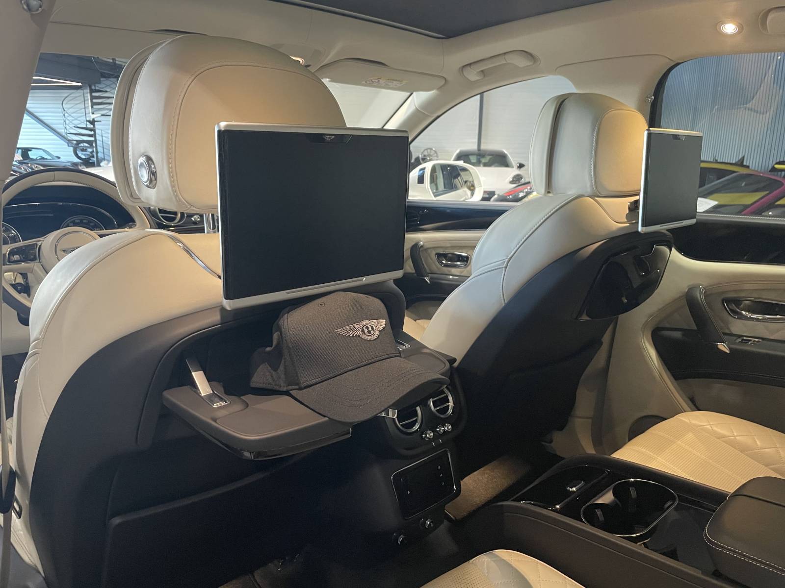 Acheter un Bentley Bentayga W12 6.0 à Nimes : consultez notre annonce auto de luxe.