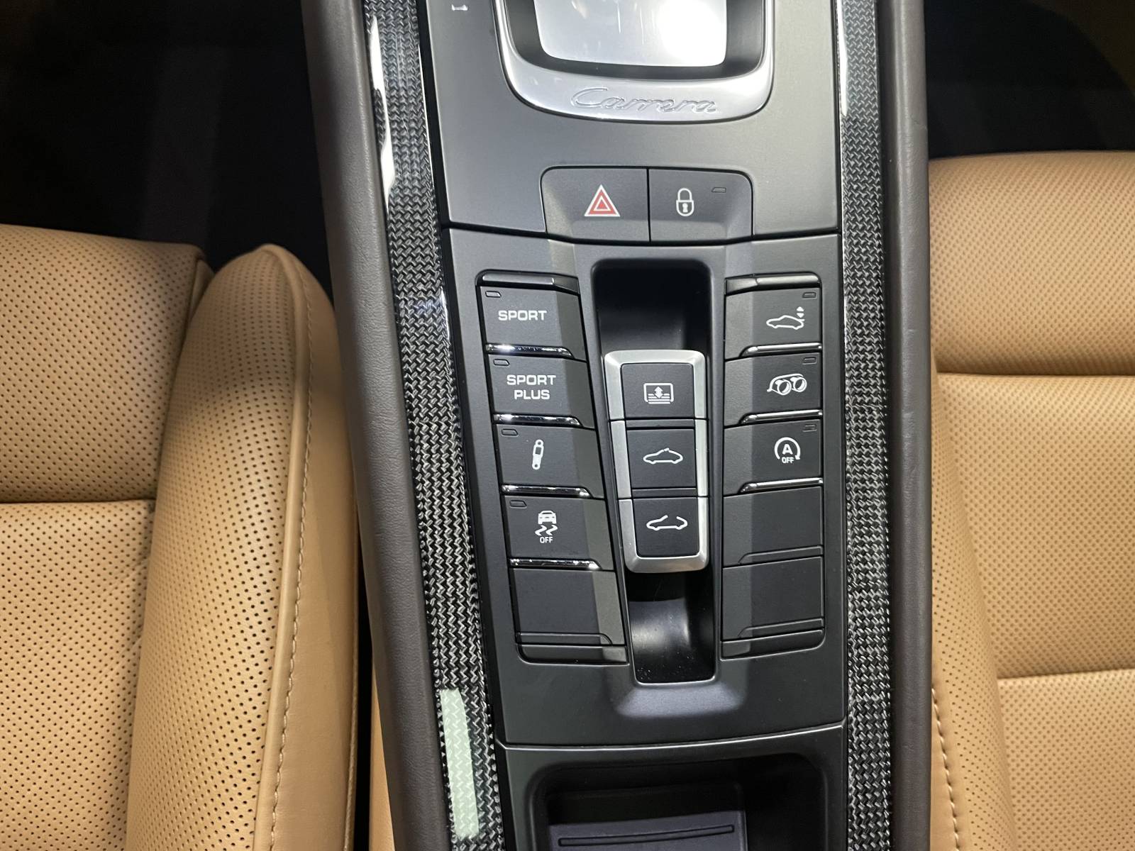 Vente Porsche Carrera 4 GTS type 991 à Nîmes dans le Gard.