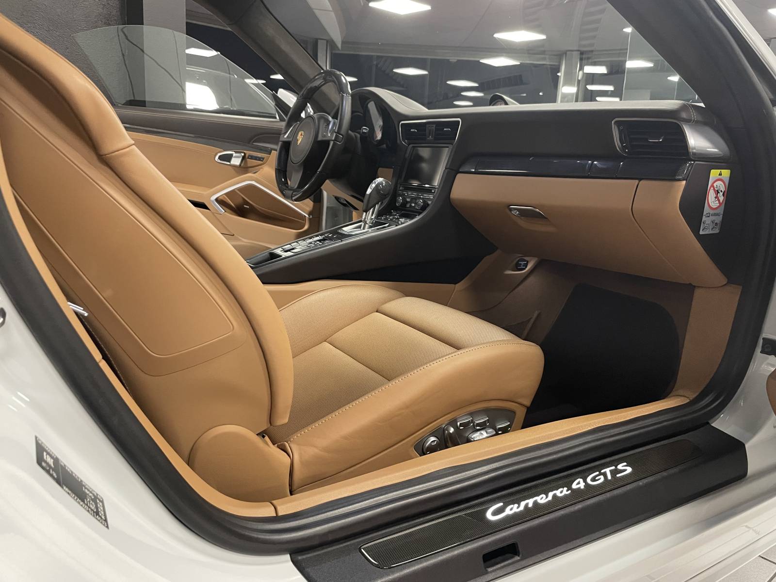 Vente Porsche Carrera 4 GTS type 991 à Nîmes dans le Gard.