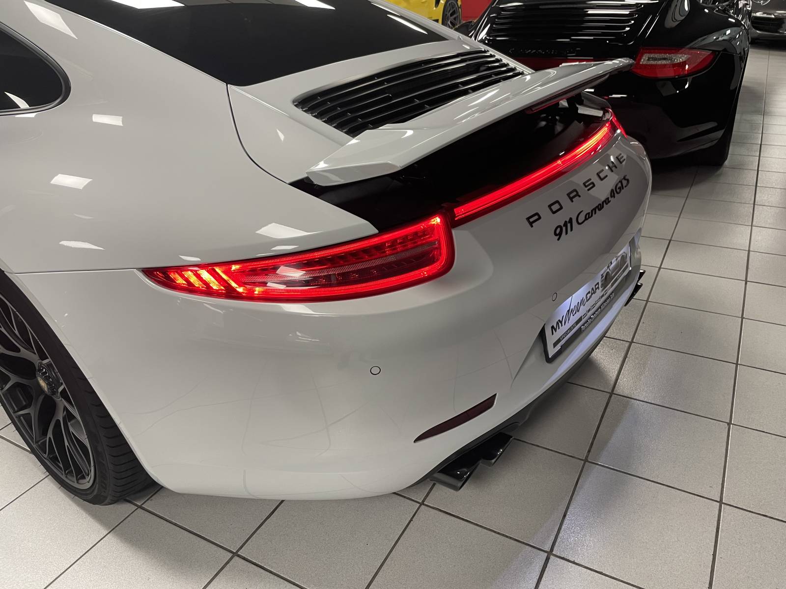 Vente Porsche Carrera 4 GTS type 991 à Nîmes dans le Gard.