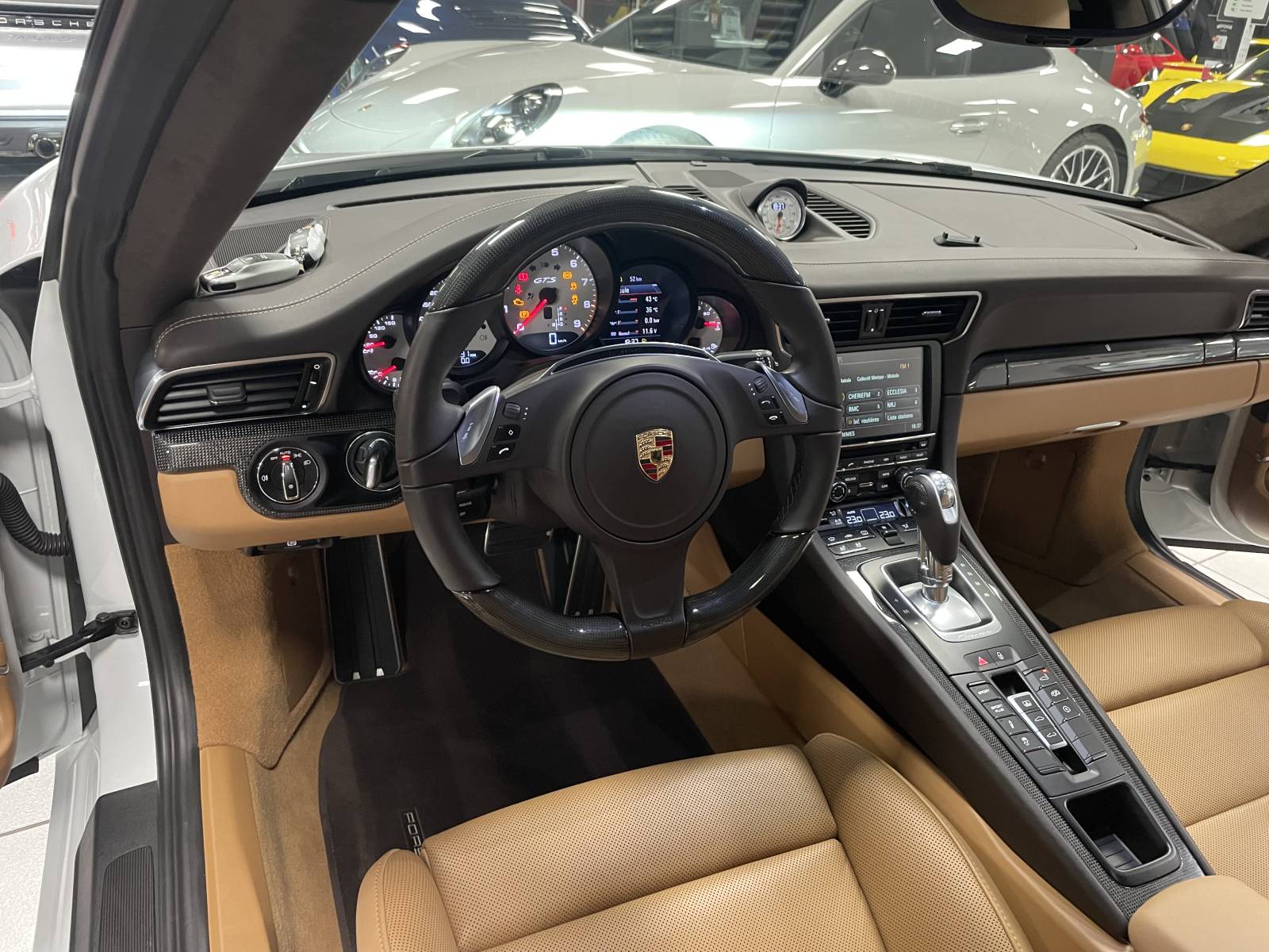 Vente Porsche Carrera 4 GTS type 991 à Nîmes dans le Gard.