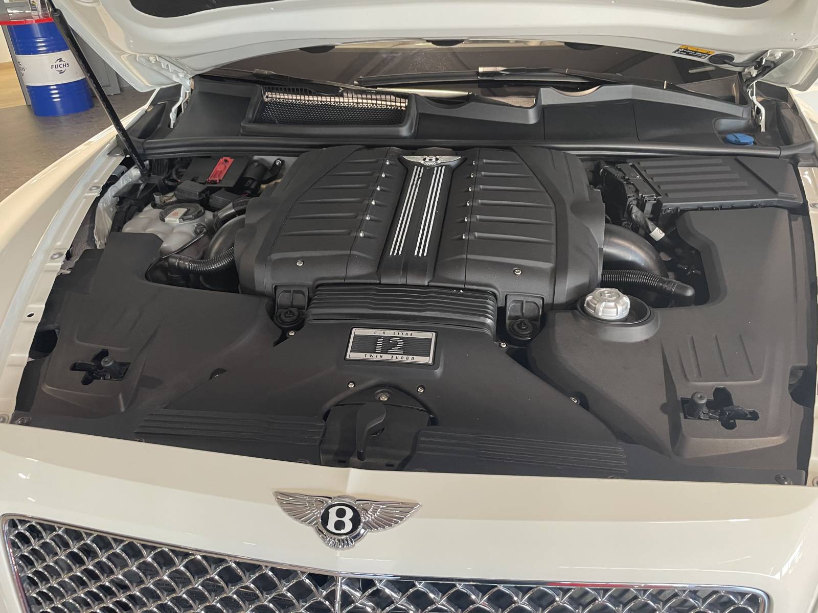 Vente exclusive chez My Dream Car : Bentley Bentayga d'occasion (Gard) avec moteur 608 ch.