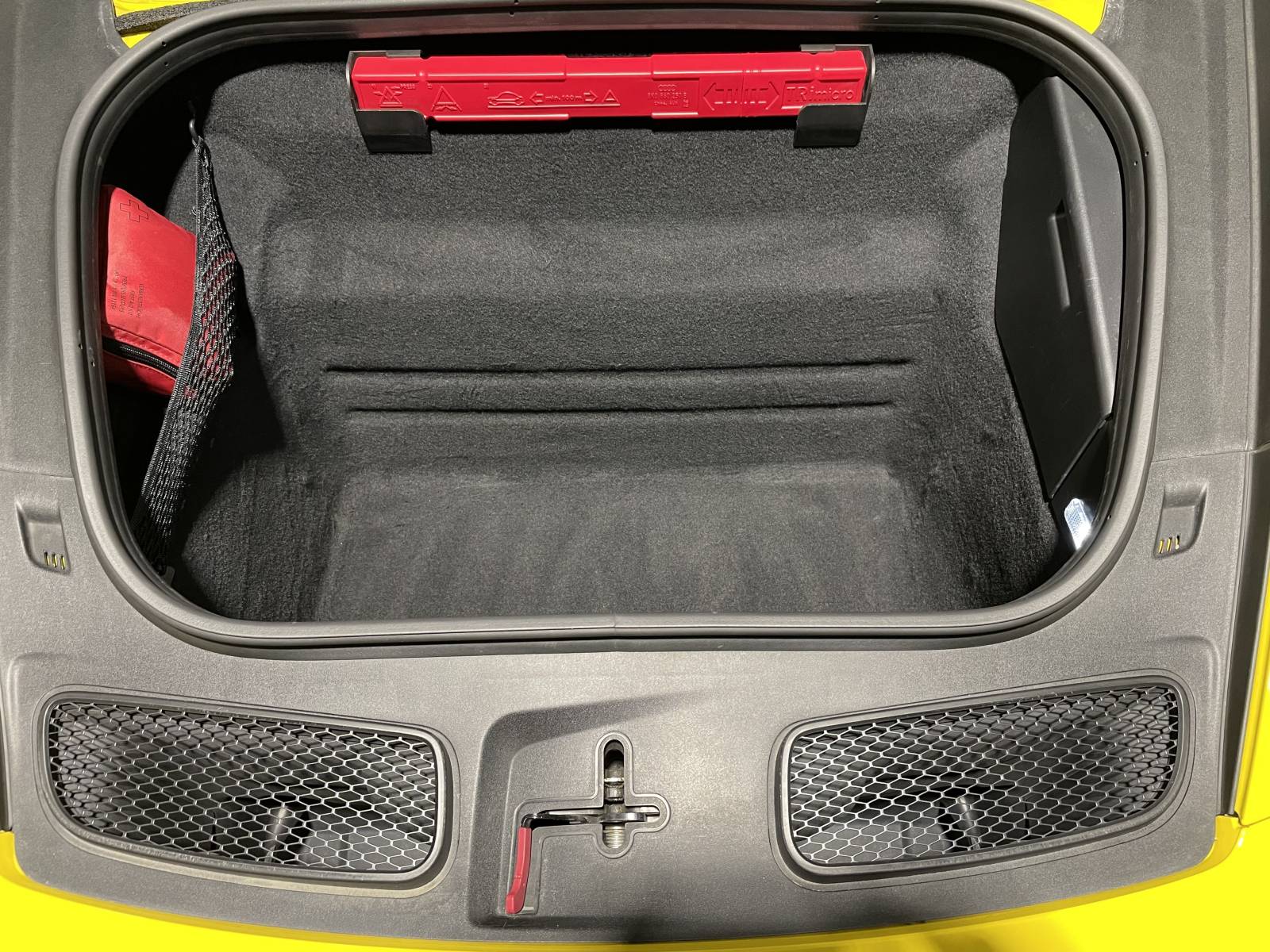 Découvrez cette magnifique Porsche 992 GT3 d'occasion à la vente à Nîmes dans le Gard.