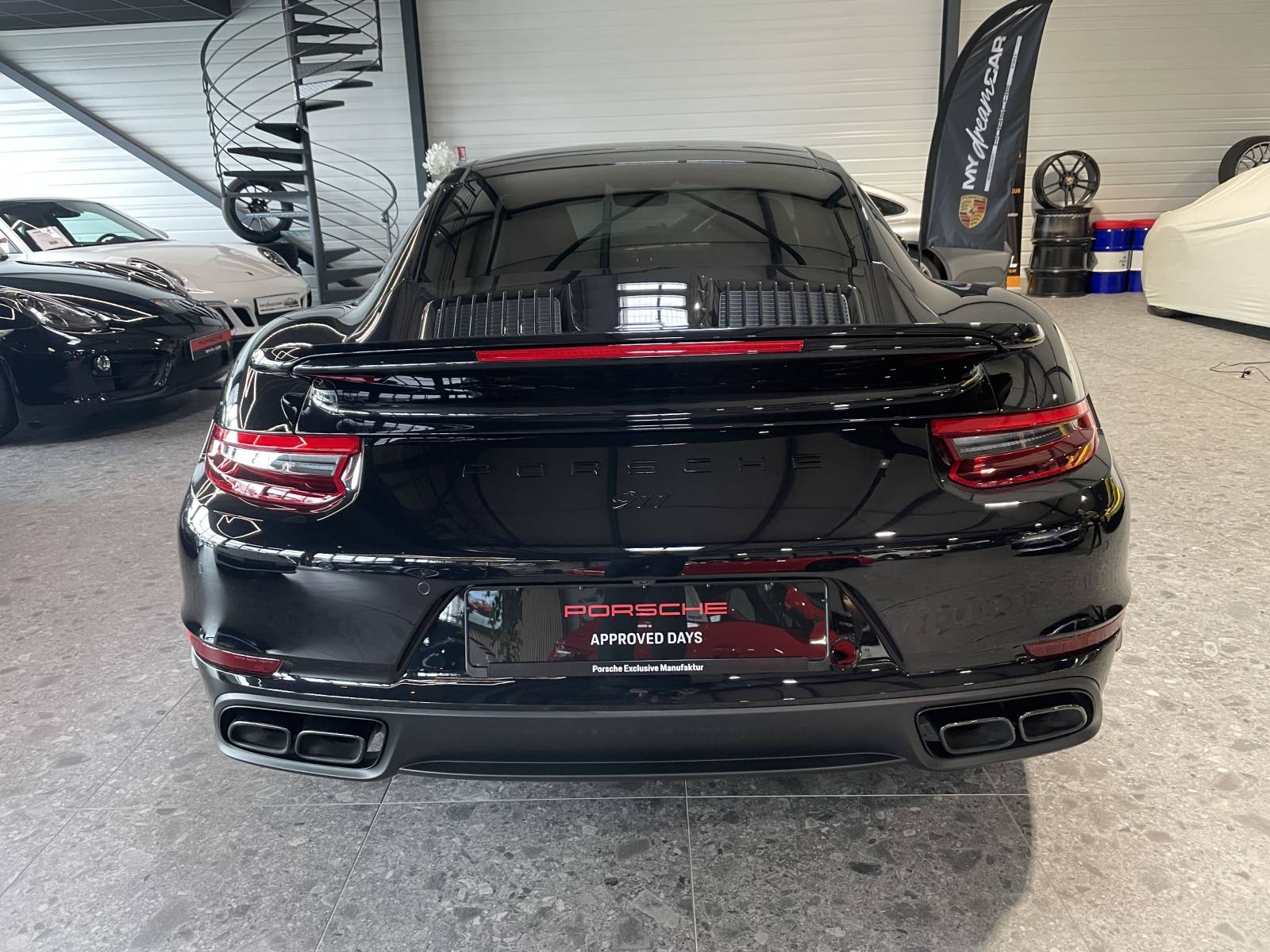 Vue arrière Porsche 911 Turbo S avec monogramme , occasion Gard.