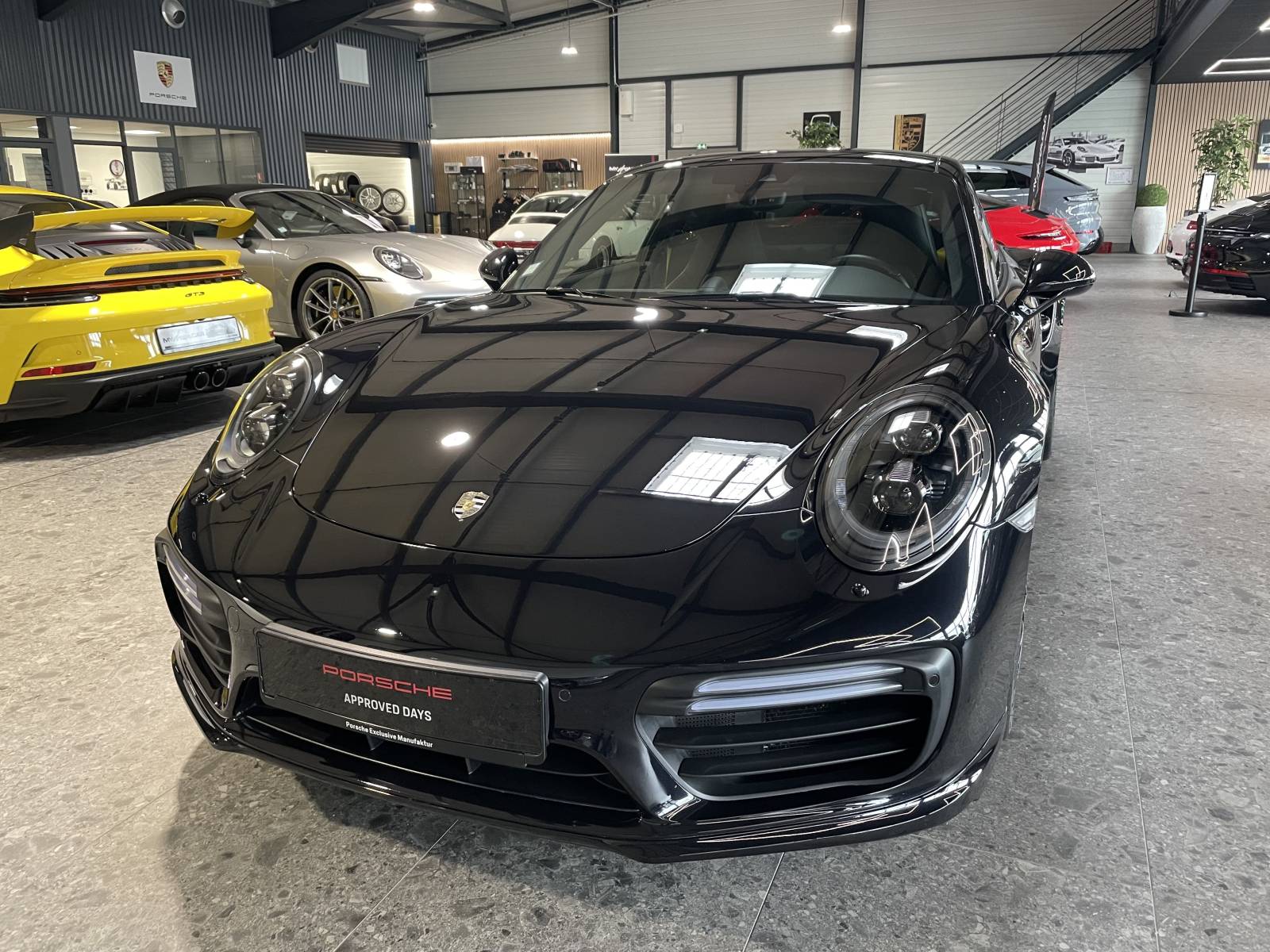 Vente Porsche 911 haut de gamme avec Pack Carbone chez MY DREAM CAR.