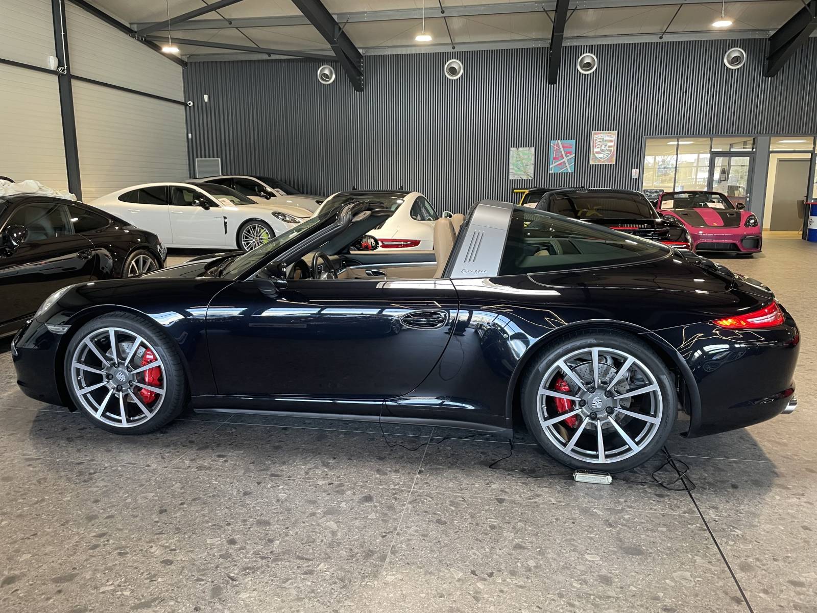 Profil complet : Silhouette emblématique de la 991 Targa 4S 2015 en vente dans le Gard.