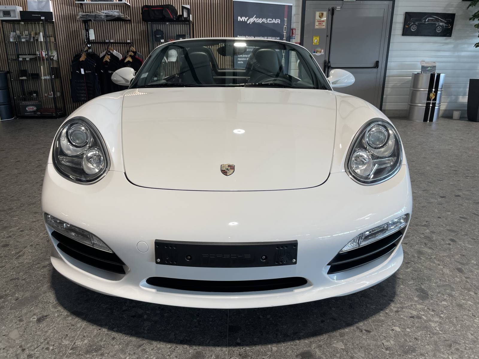 Expertise MY DREAM CAR : Véhicule non-fumeur avec carnet d'entretien complet et factures.