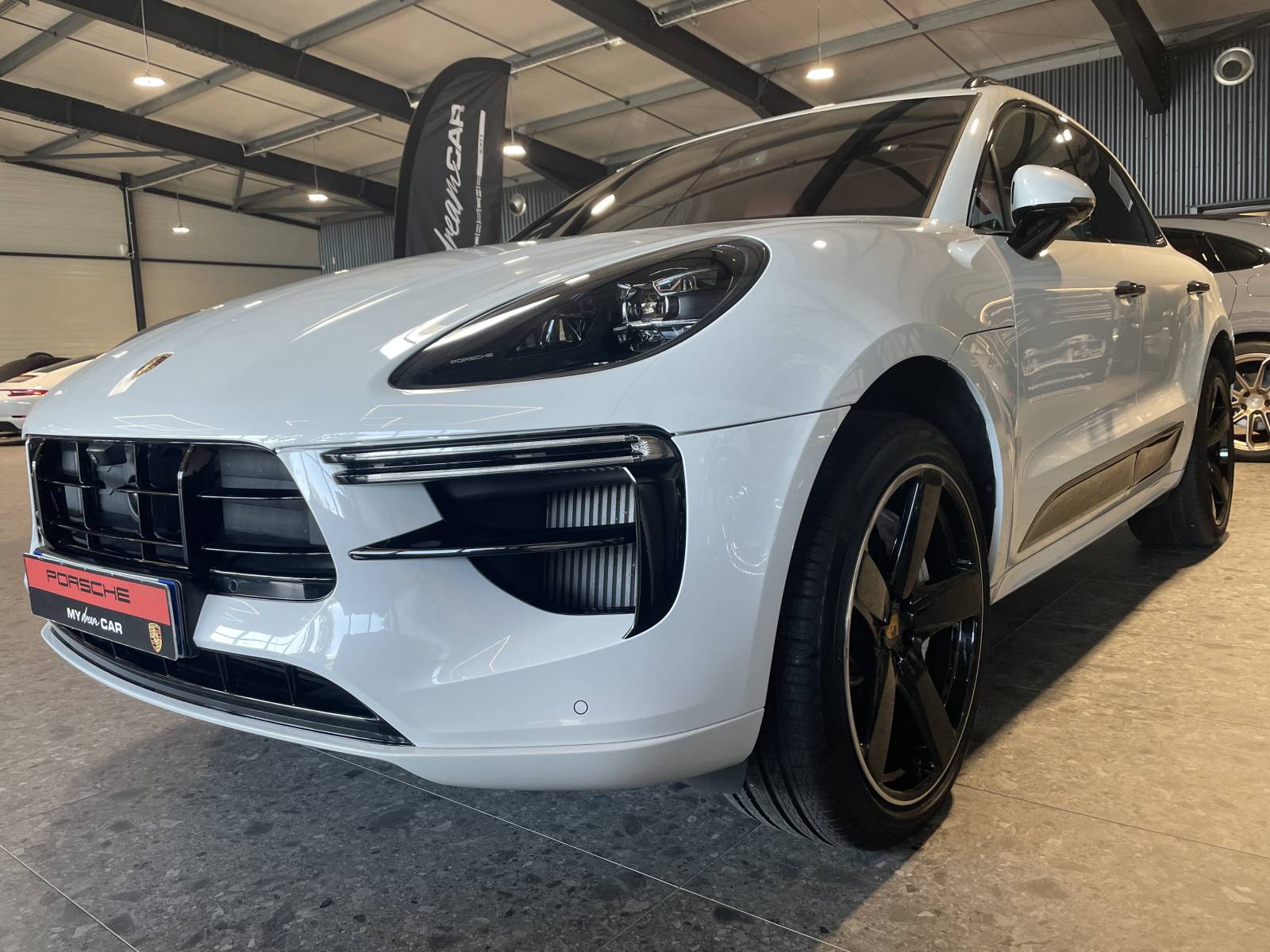 Profil complet du Porsche Macan Turbo 2019, seulement 54 070 km.