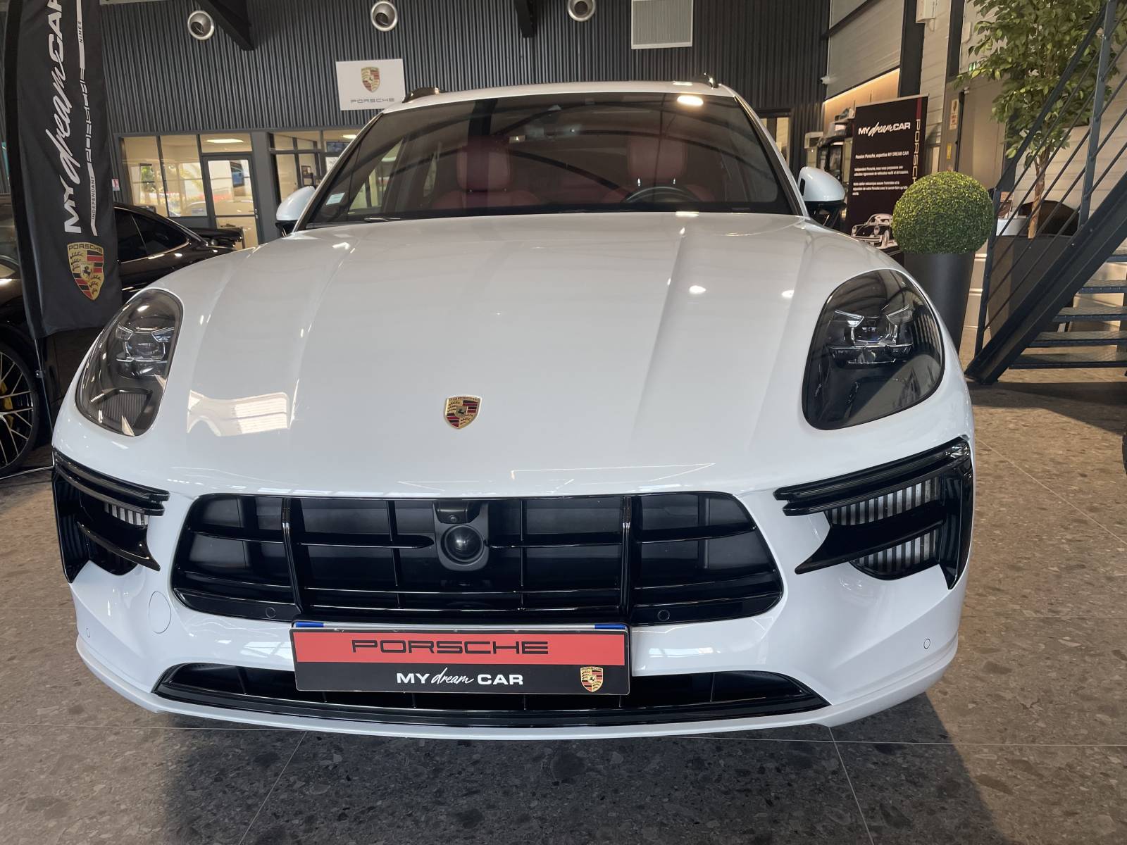 Zoom sur les optiques LED matriciels (PDLS+) du Macan Turbo.