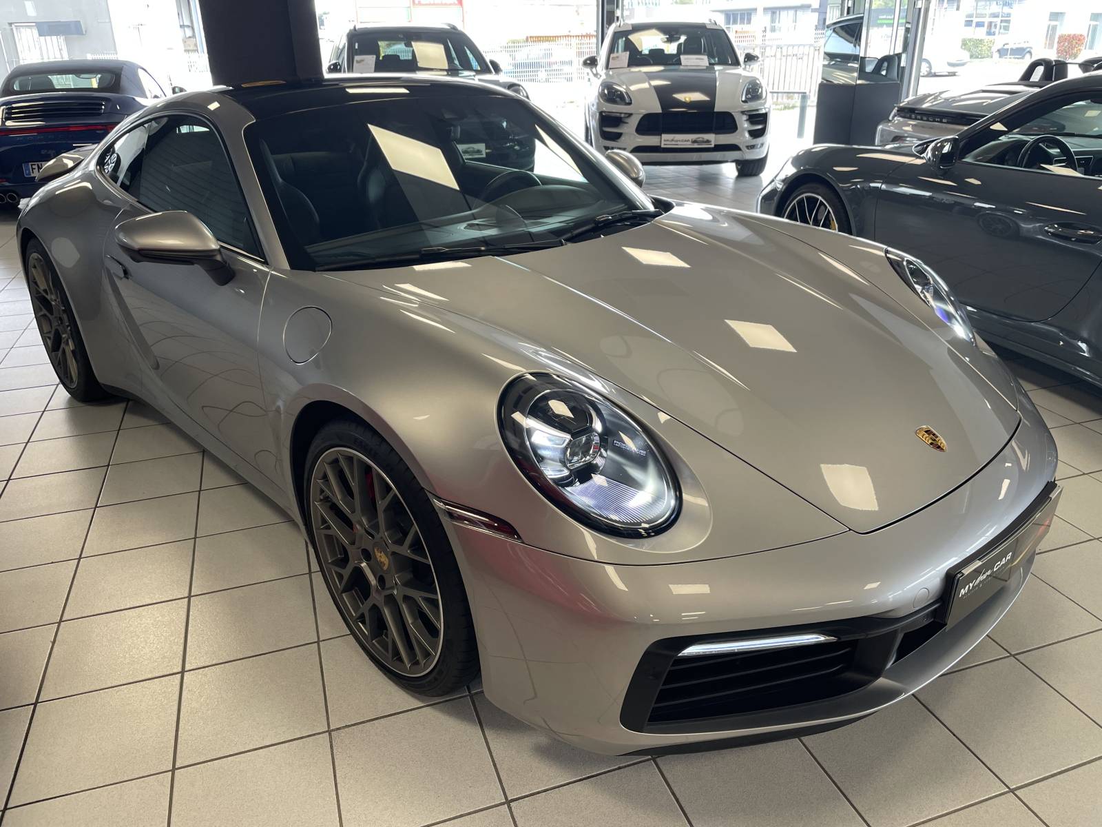  #Porsche992Carrera4S - L'incarnation de la performance et du luxe - Nîmes