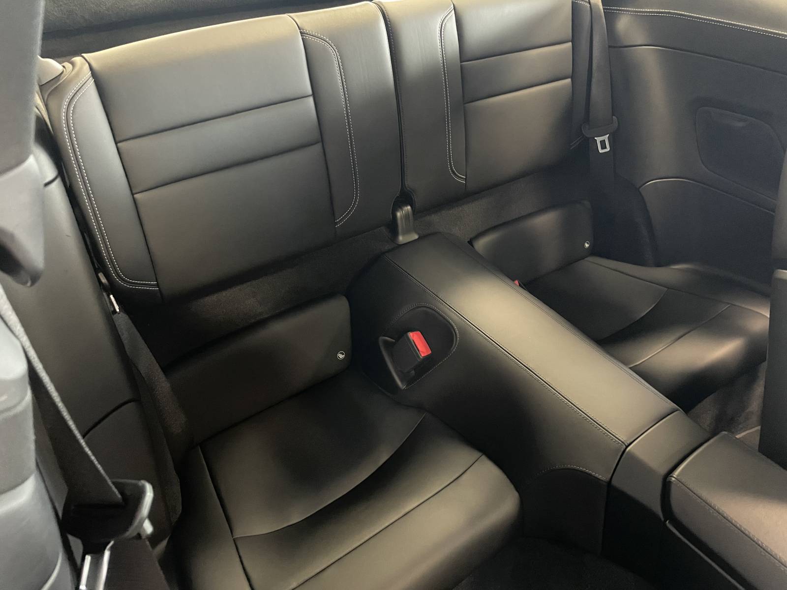 Laissez-vous séduire par la Porsche 992 Carrera 4S - Nîmes