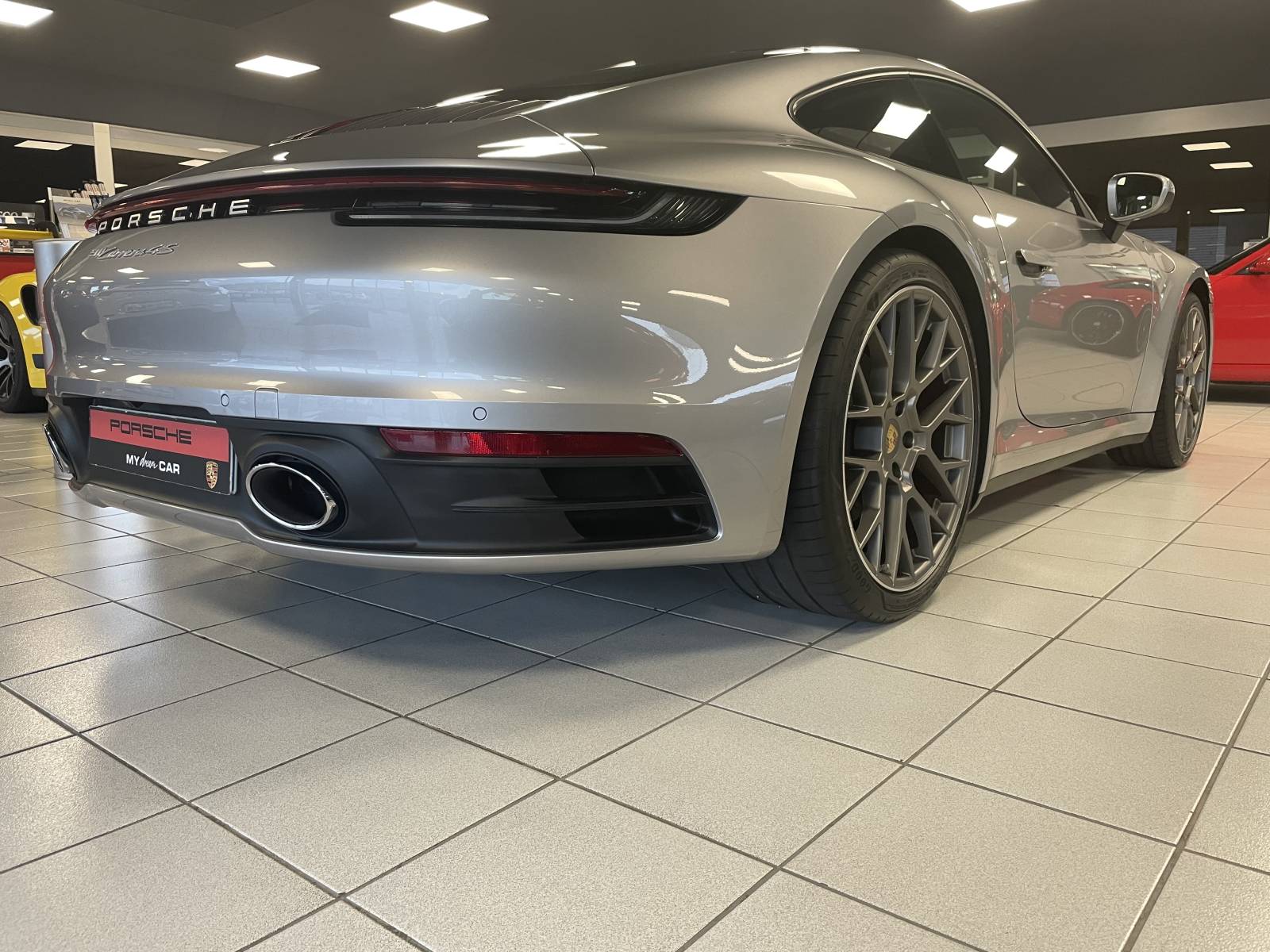  Porsche 992 Carrera 4S : Design intemporel, technologie de pointe - Nîmes
