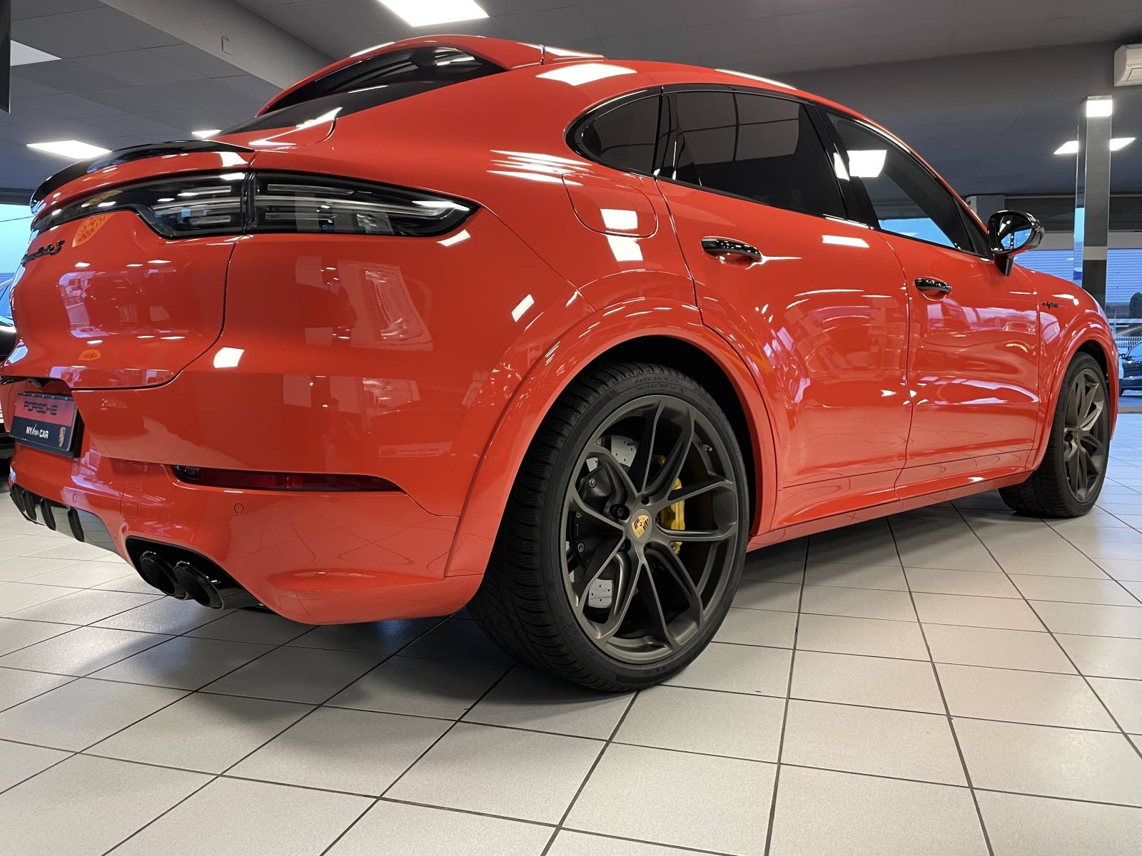 Vente Porsche Cayenne hybrid turbo S près de Montpellier dans l'Hérault