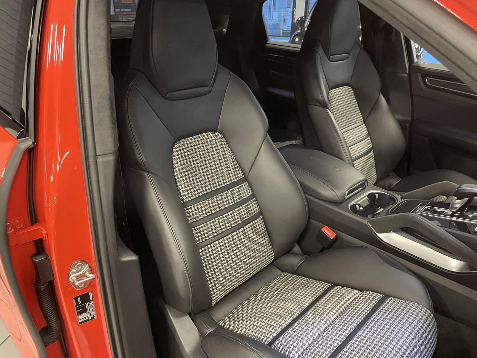 Vente Porsche Cayenne hybrid turbo S près de Montpellier dans l'Hérault