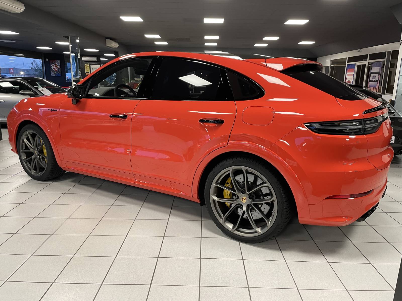 Vente Porsche Cayenne hybrid turbo S près de Montpellier dans l'Hérault