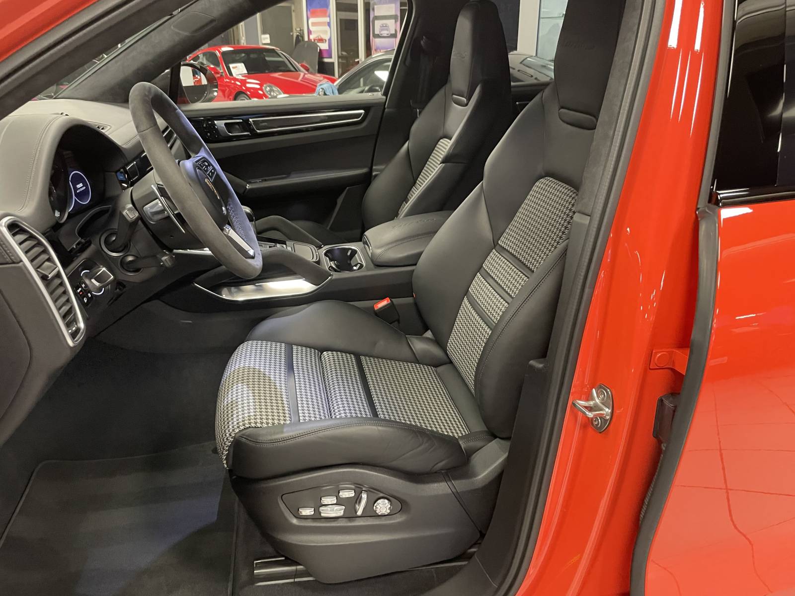 Vente Porsche Cayenne hybrid turbo S près de Montpellier dans l'Hérault