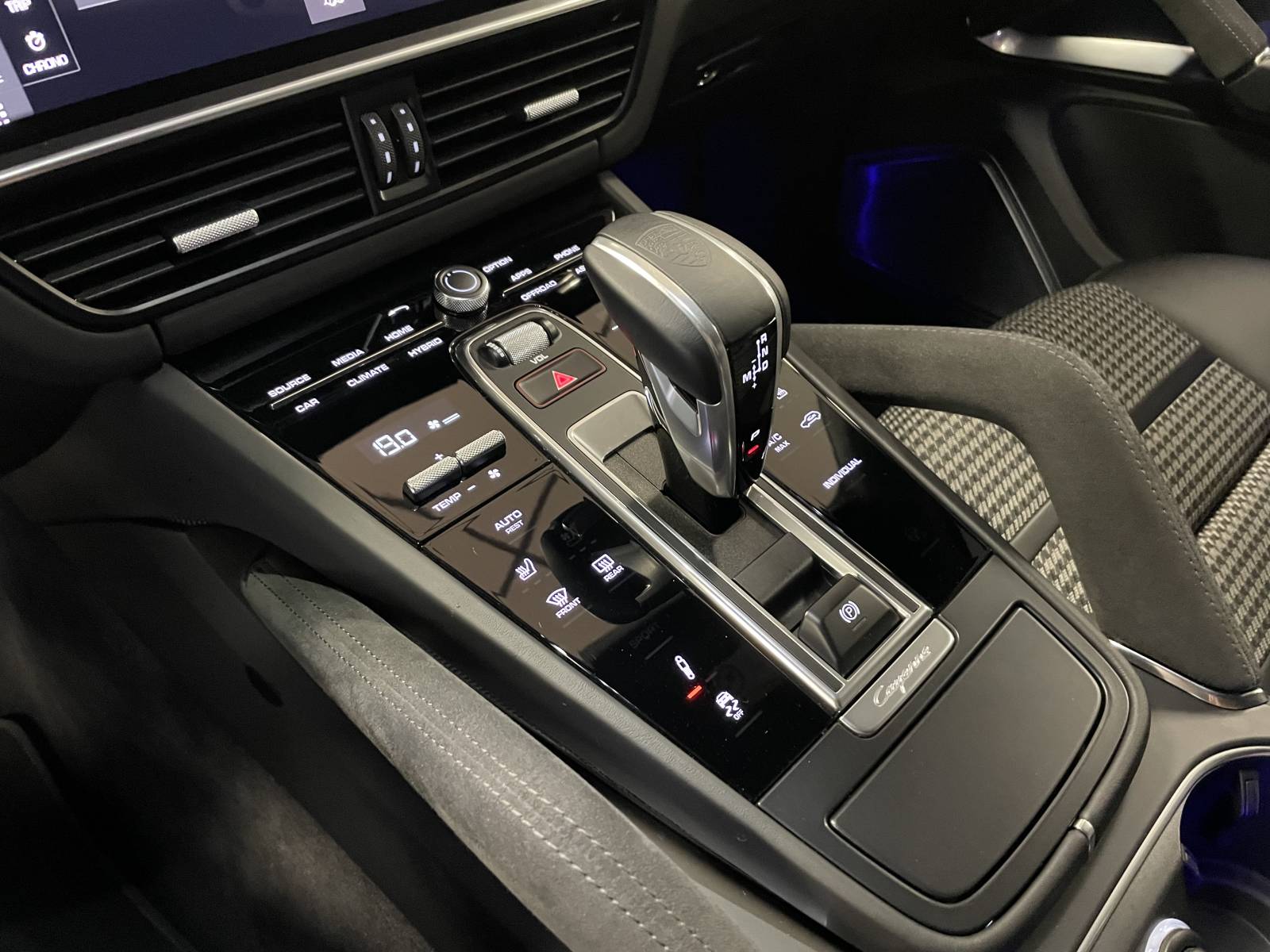 Vente Porsche Cayenne hybrid turbo S près de Montpellier dans l'Hérault