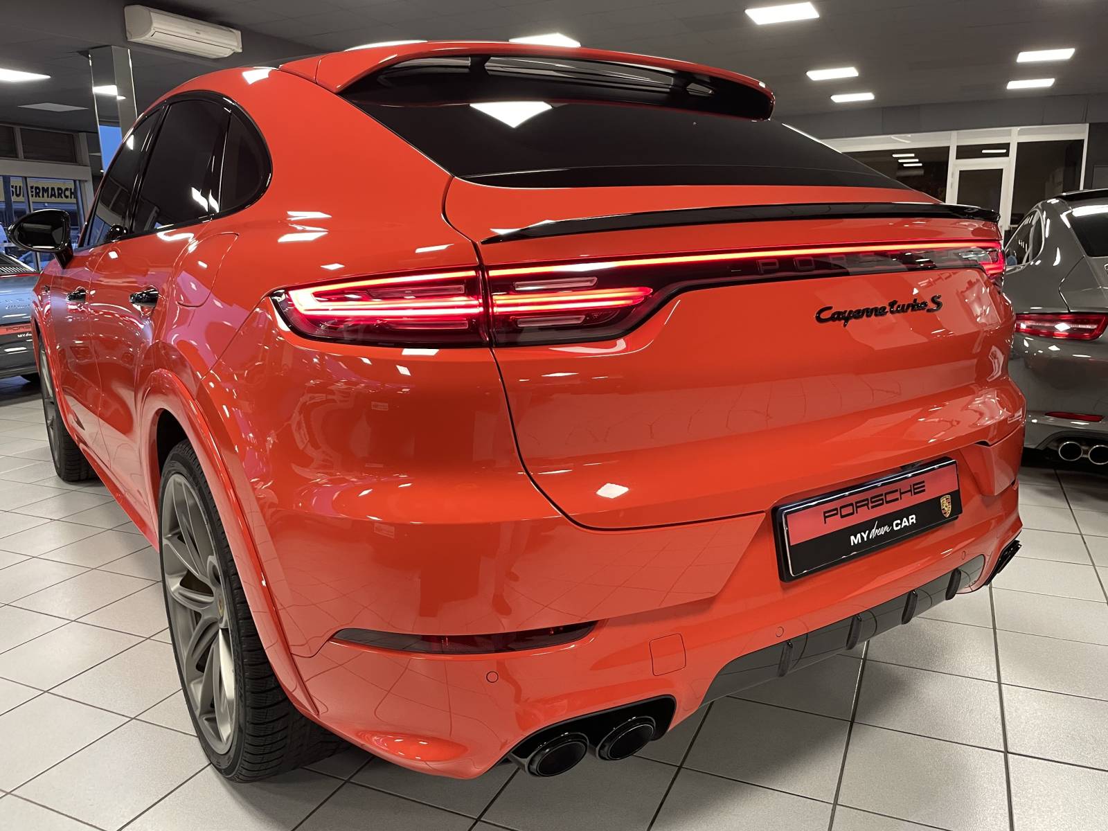 Vente Porsche Cayenne hybrid turbo S près de Montpellier dans l'Hérault