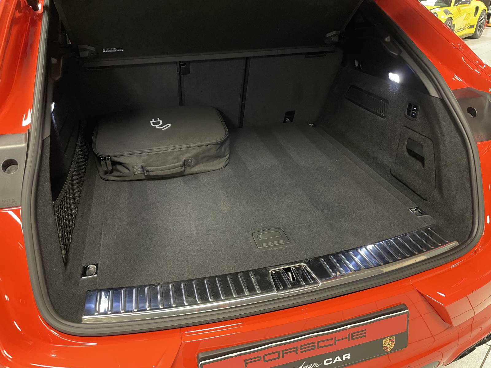 Vente Porsche Cayenne hybrid turbo S près de Montpellier dans l'Hérault