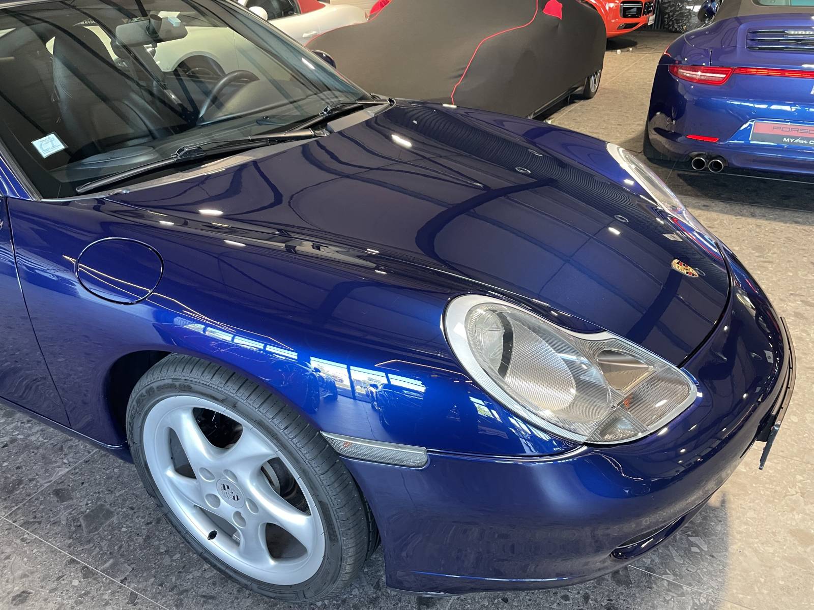 Vue de face : Porsche 911 type 996 Carrera 3.6 Phase 2 à vendre chez MY DREAM CAR Nîmes.