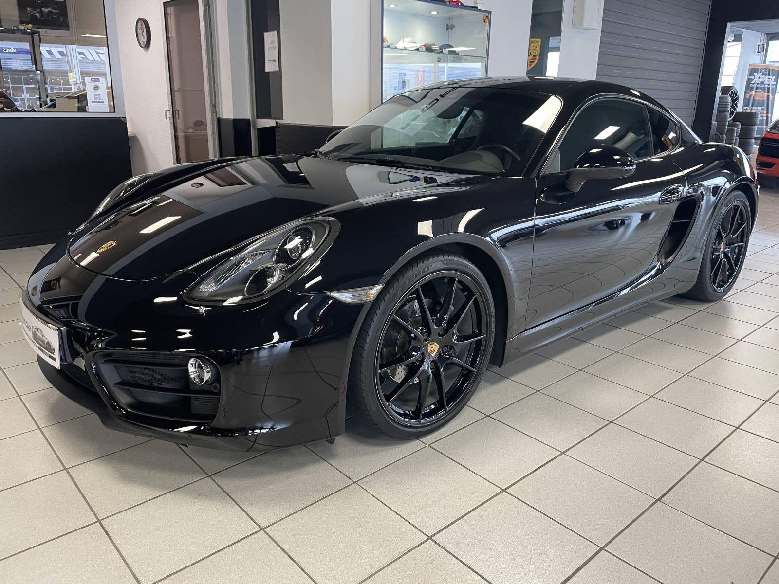 Ne manquez pas cette Porsche Cayman 981 Black Edition à Nîmes