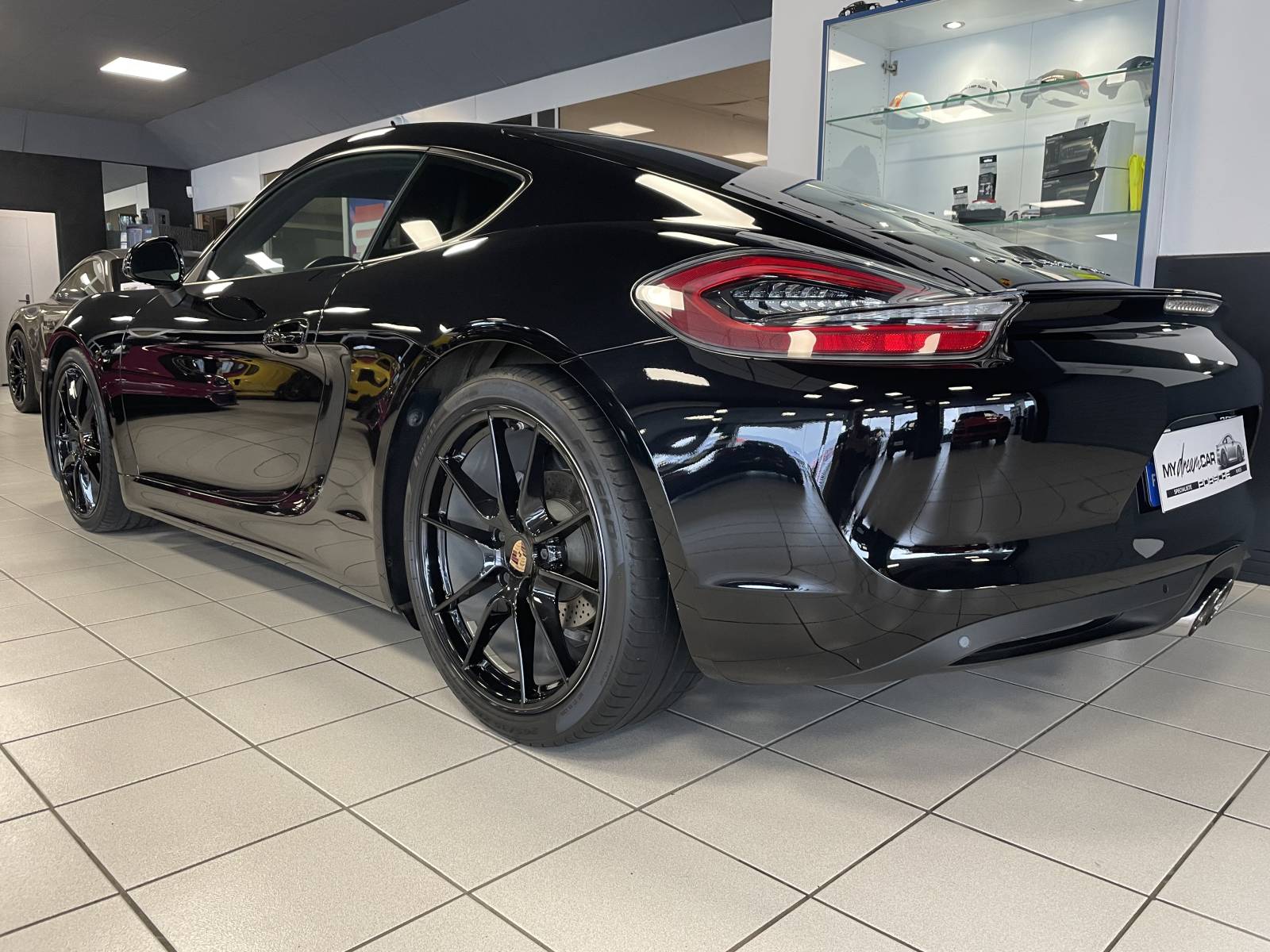 Offrez-vous le rêve : Porsche Cayman 981 Black Edition à Nîmes