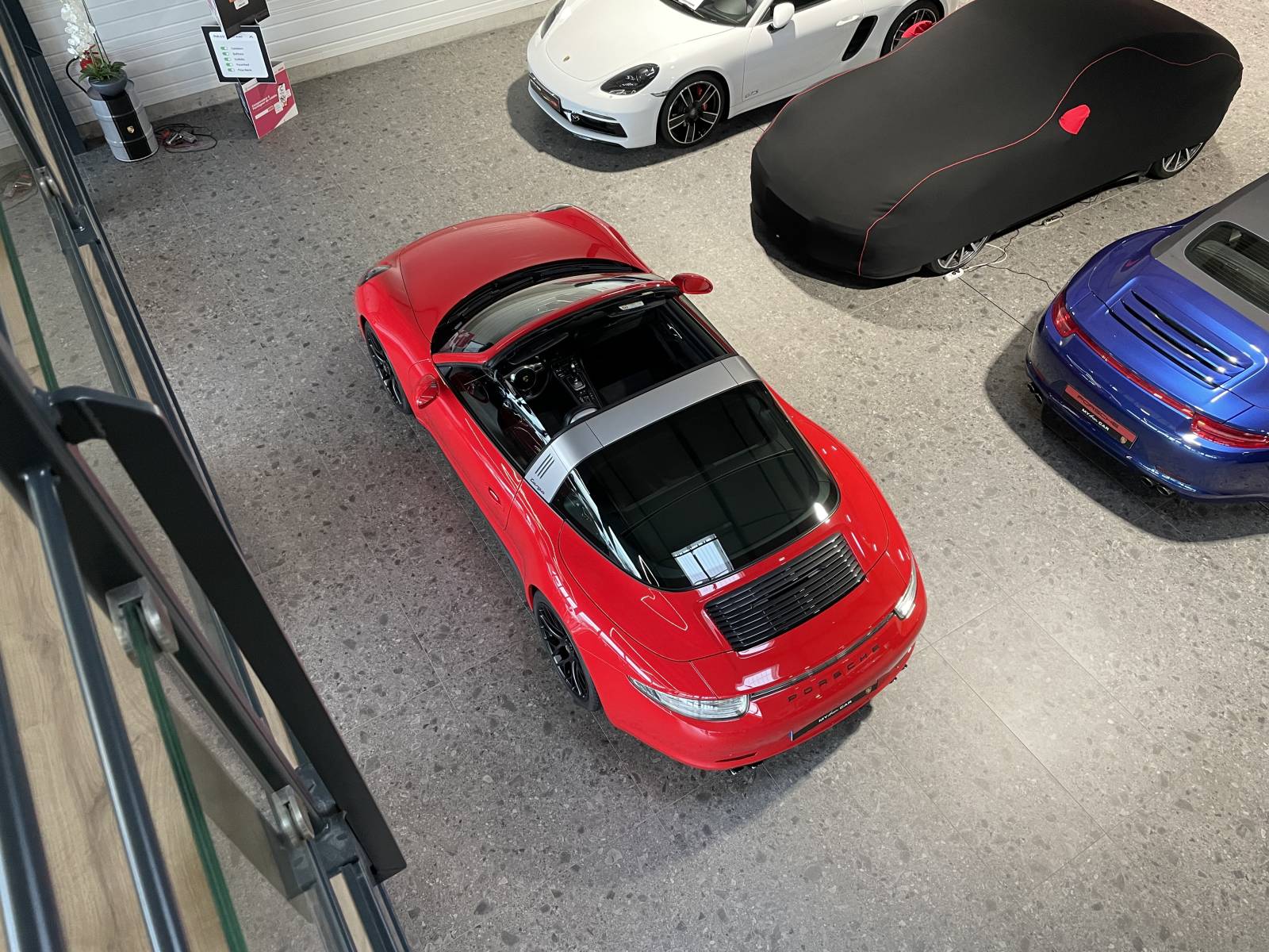 La Porsche de vos rêves vous attend chez MY DREAM CAR à Nîmes.