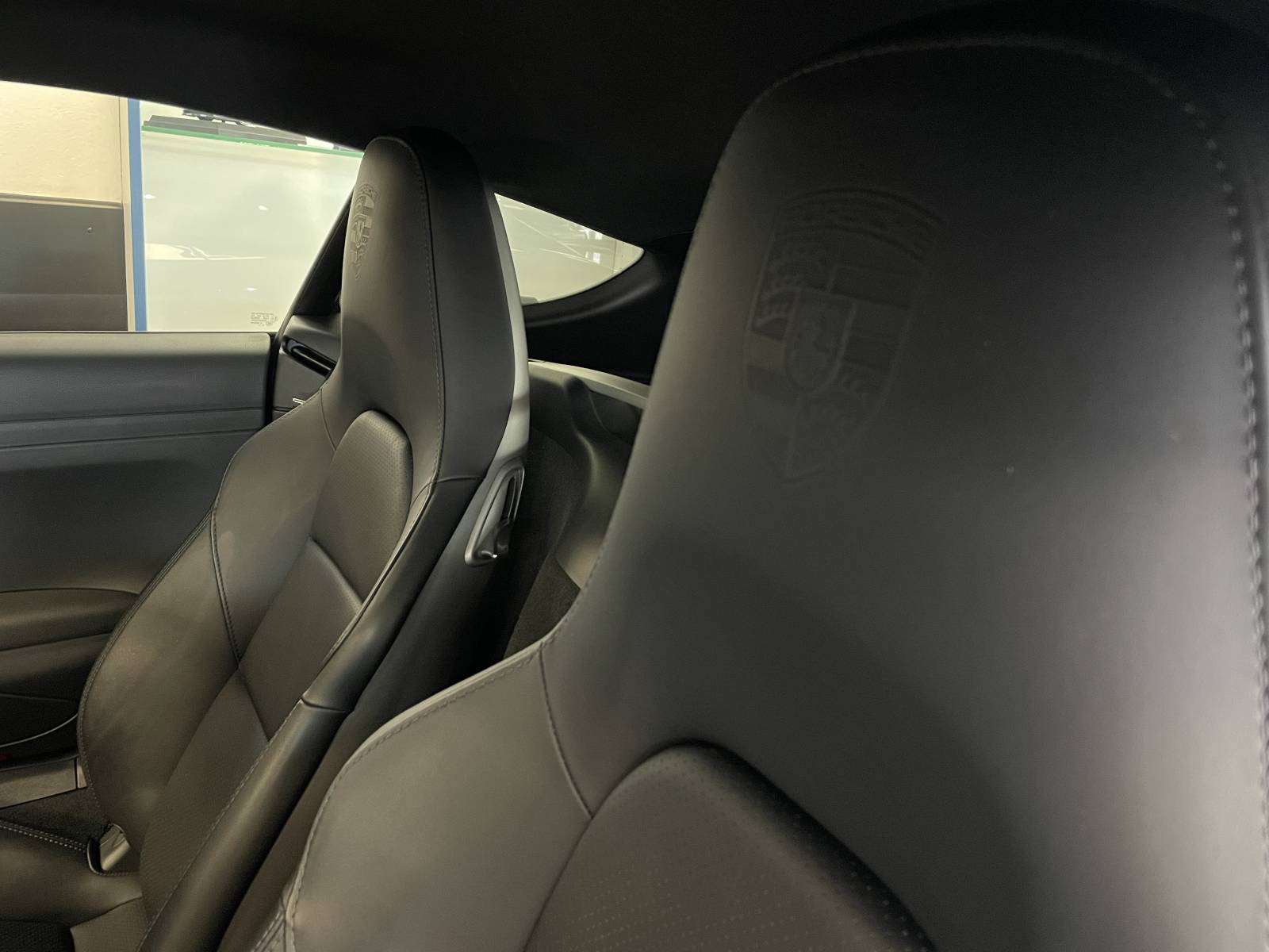 Porsche Cayman 981 Black Edition - Un concentré de sensations à Nîmes