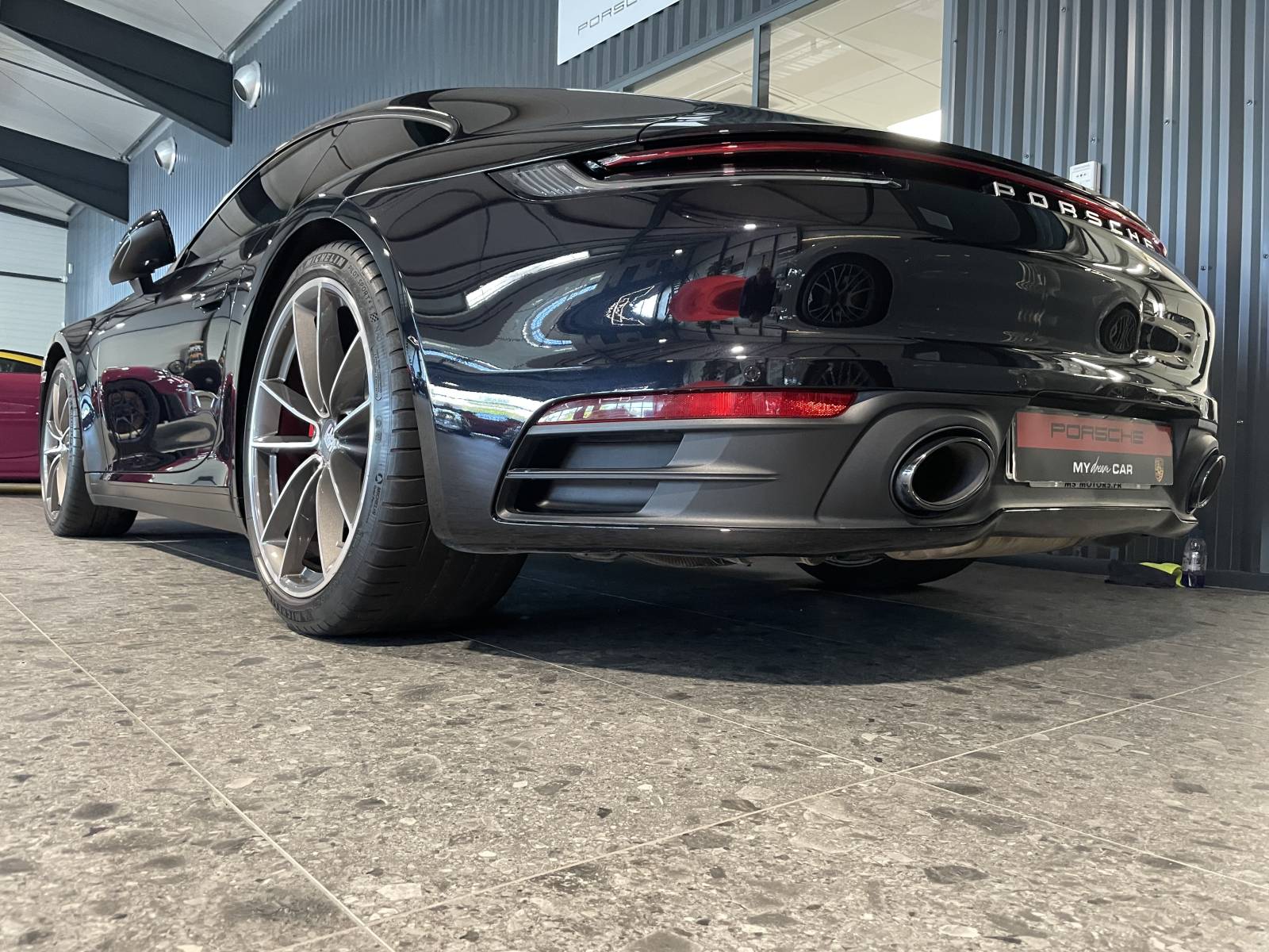 Arrière musclé avec échappement sport Porsche 992, MY DREAM CAR Nîmes-Avignon