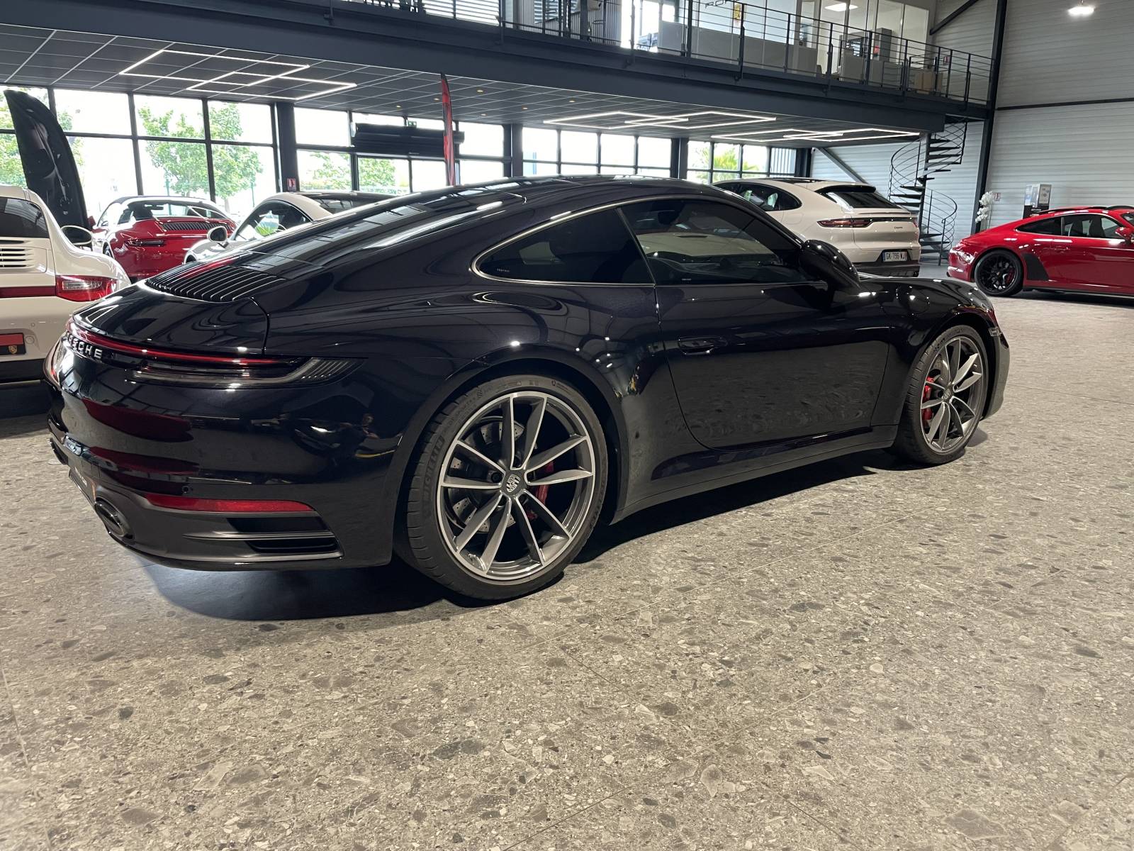 Profil dynamique 911 Carrera 4S, occasion de prestige à Avignon (84).