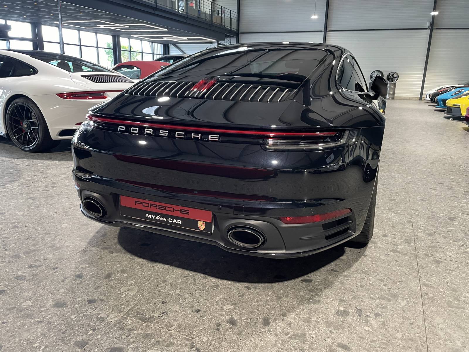 Arrière musclé avec échappement sport Porsche 992, MY DREAM CAR Nîmes-Avignon.