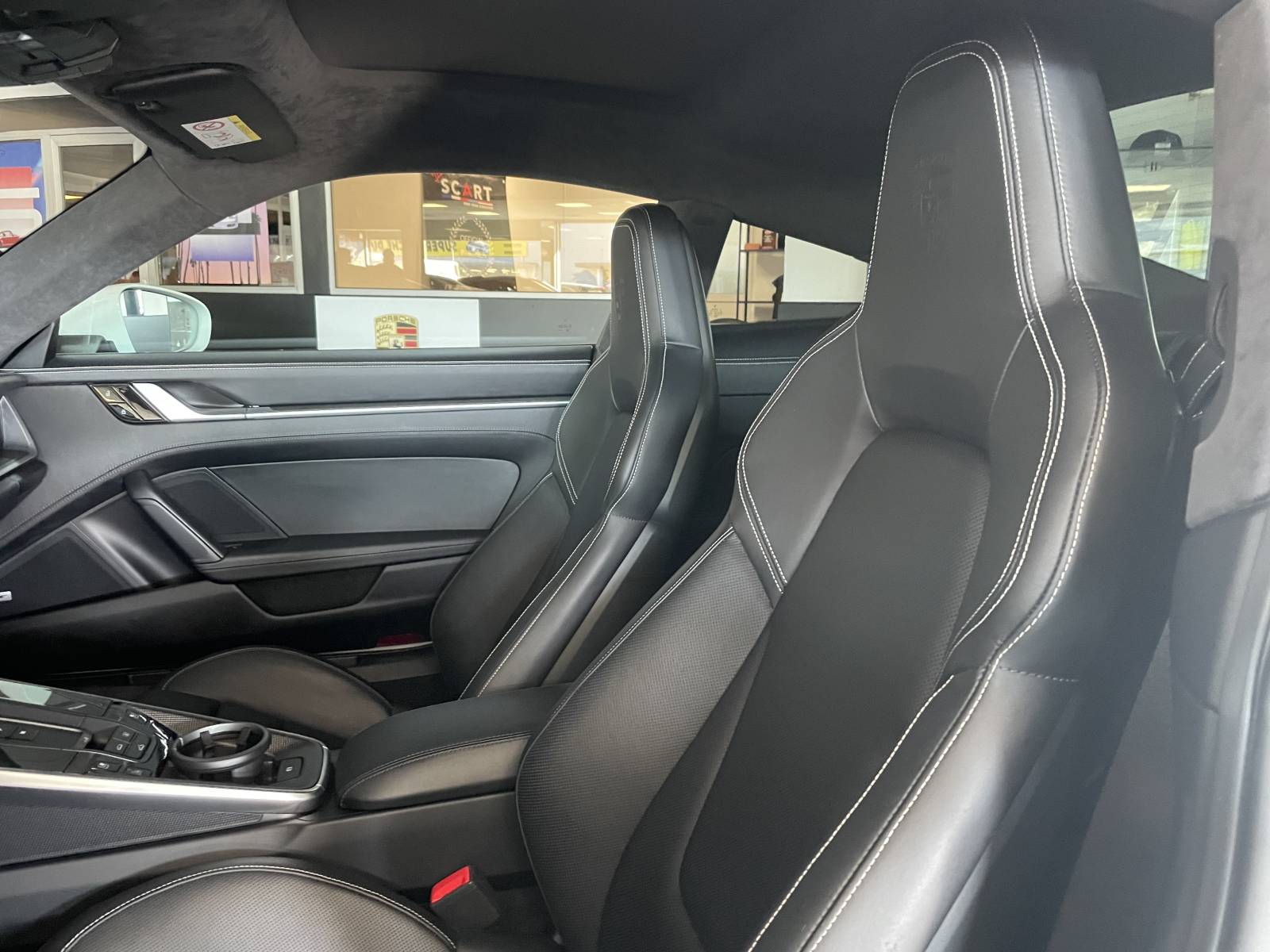 Découvrez les performances époustouflantes de la Porsche 992 Carrera S