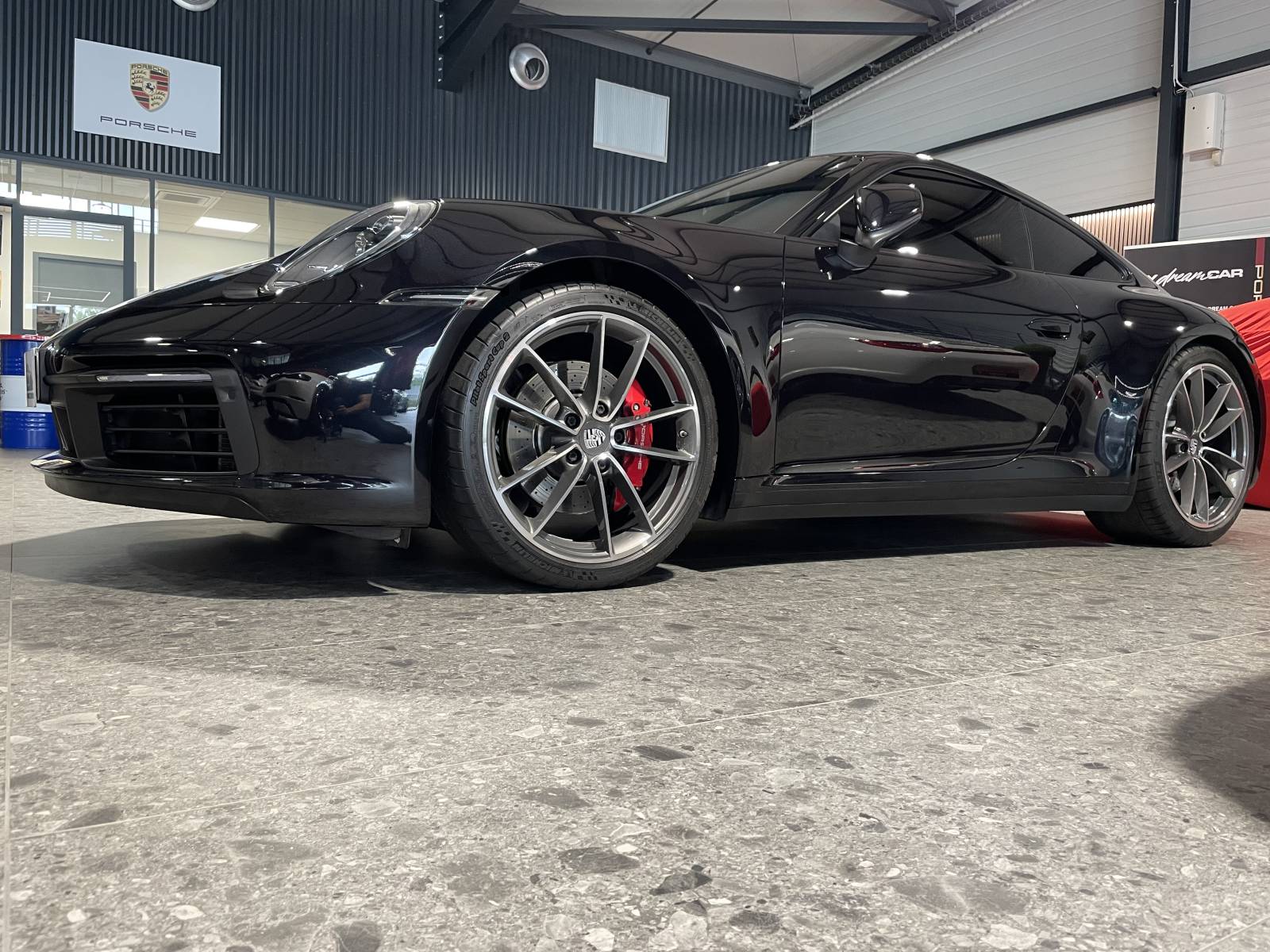Profil dynamique 911 Carrera 4S, occasion de prestige à Avignon (84).