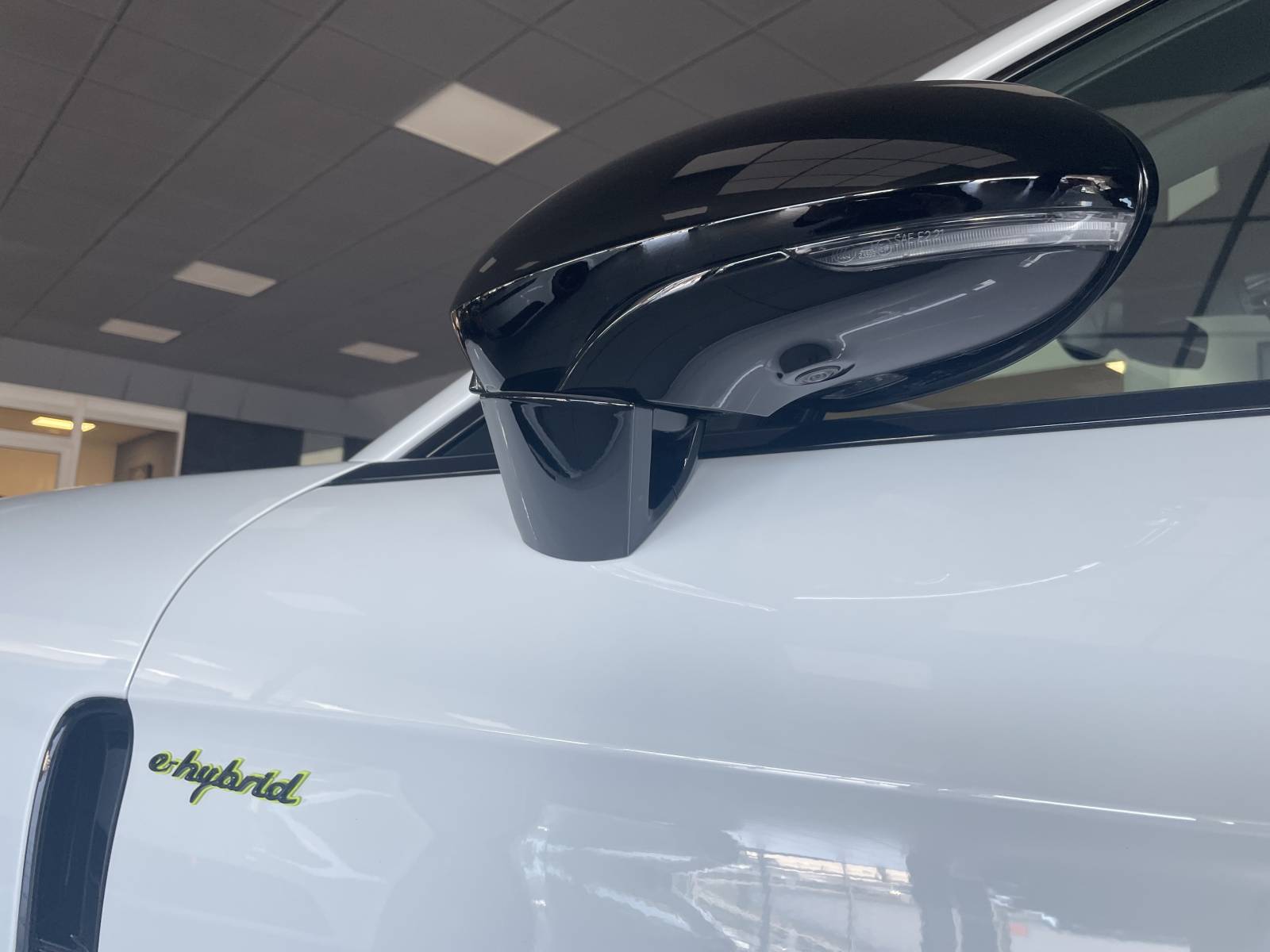 Porsche Panamera Hybrid 4 Platinium Edition : La voiture de vos rêves vous attend à Montpellier Hérault