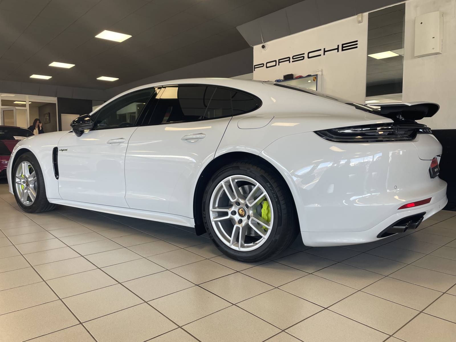  La Porsche Panamera Hybrid 4 Platinium Edition : Un chef-d'œuvre d'ingénierie automobile - Montpellier Hérault