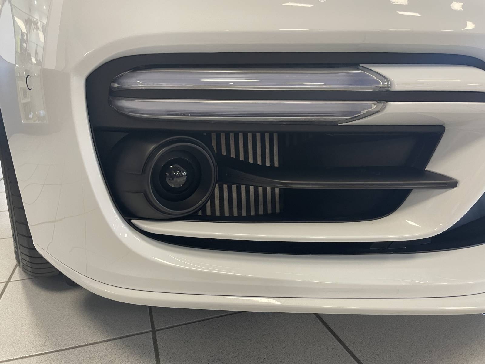 Plongez dans le luxe raffiné de la Porsche Panamera Hybrid 4 Platinium Edition - Montpellier Hérault