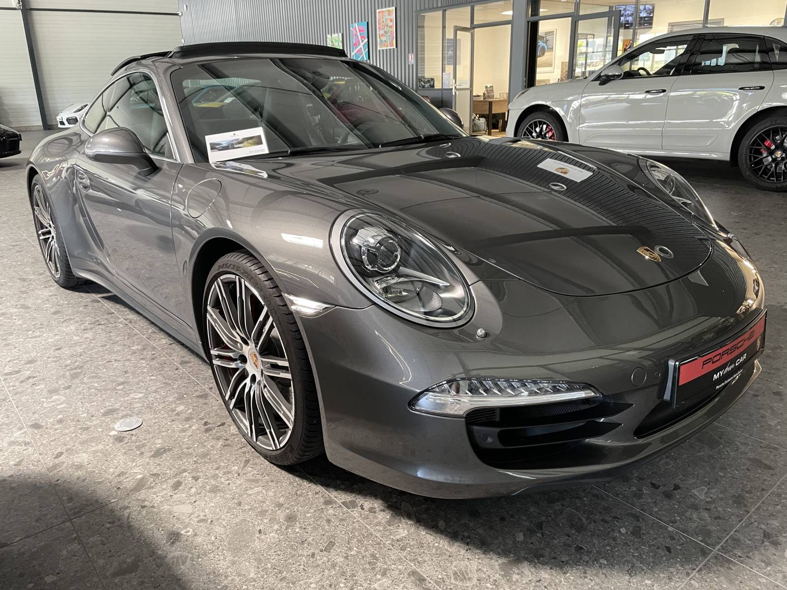 Vue de face : Porsche 991 Carrera 4S à vendre chez MY DREAM CAR Nîmes.