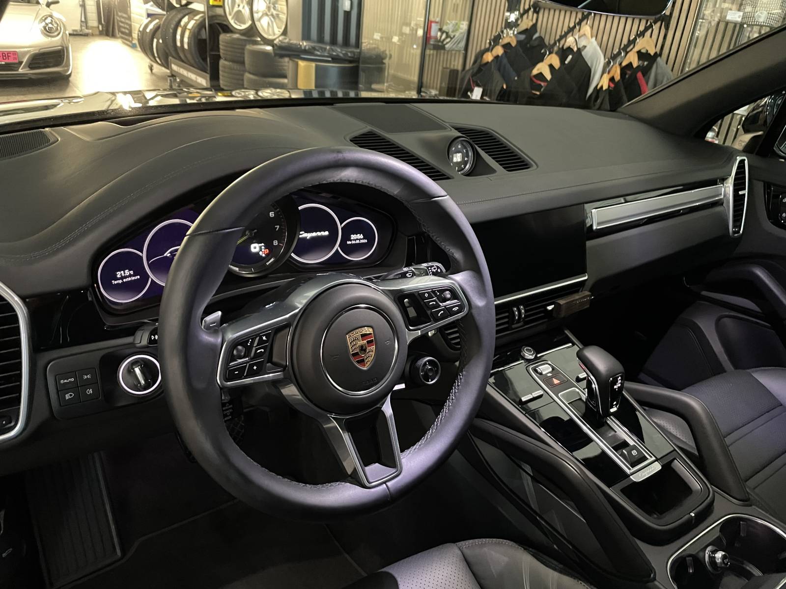 Tableau de bord : Cockpit digital et GPS tactile haute définition avec Apple CarPlay.