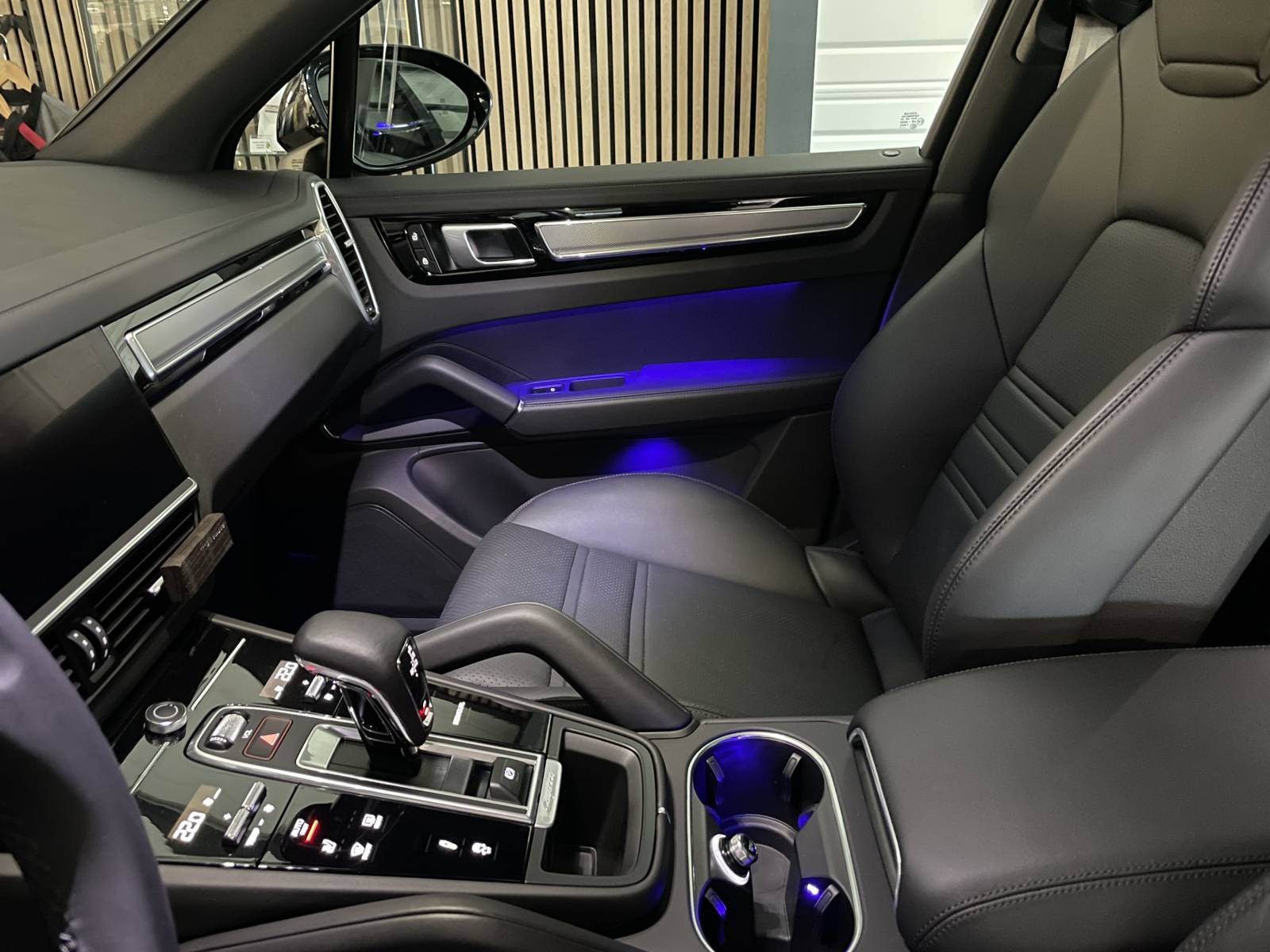 Porsche Cayenne III 3.0 V6 E-Hybrid 462 Platinium Edition d'occasion à la vente près de Arles dans les Bouches du Rhône
