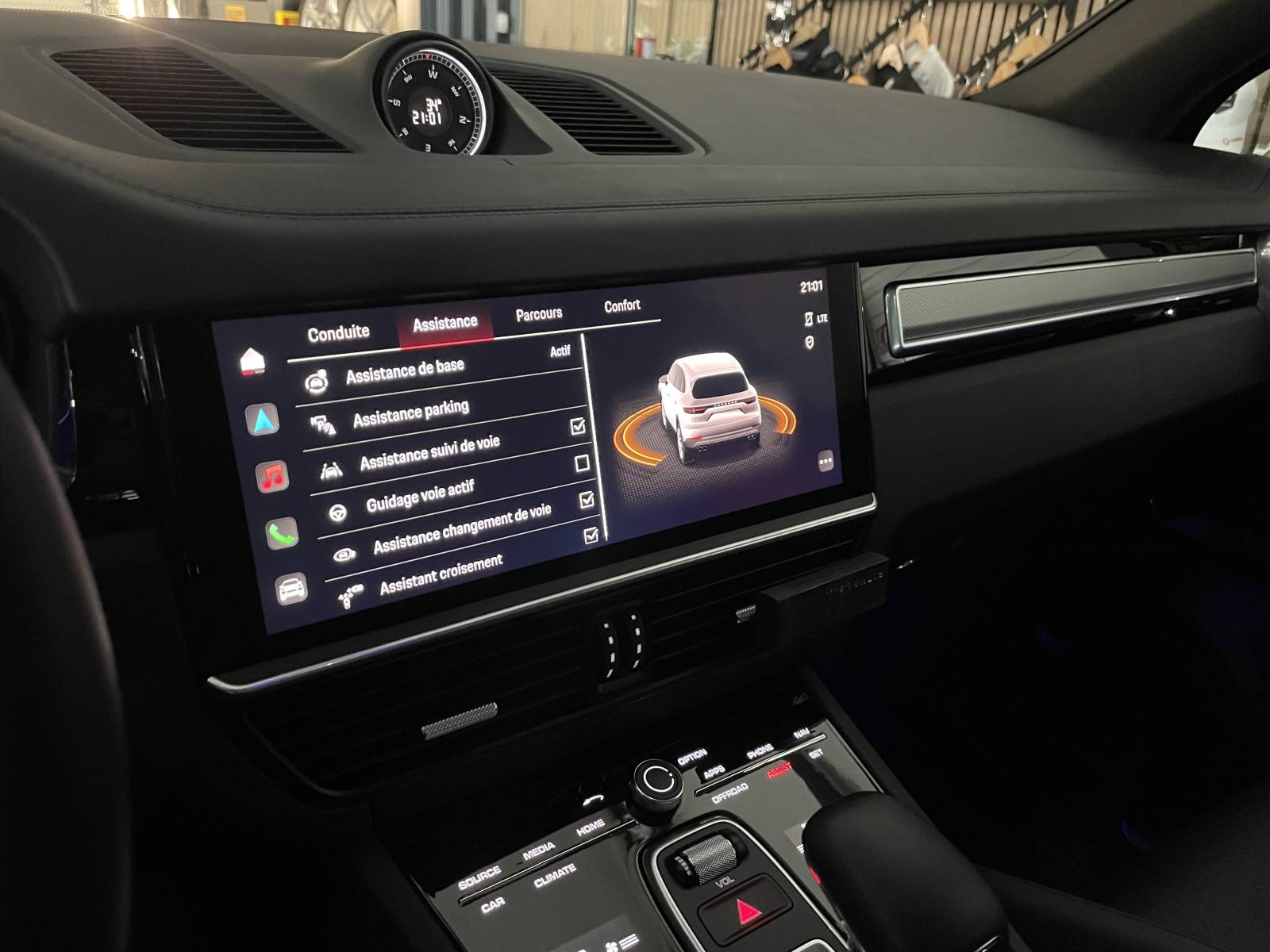 Tableau de bord : Cockpit digital et GPS tactile haute définition avec Apple CarPlay.