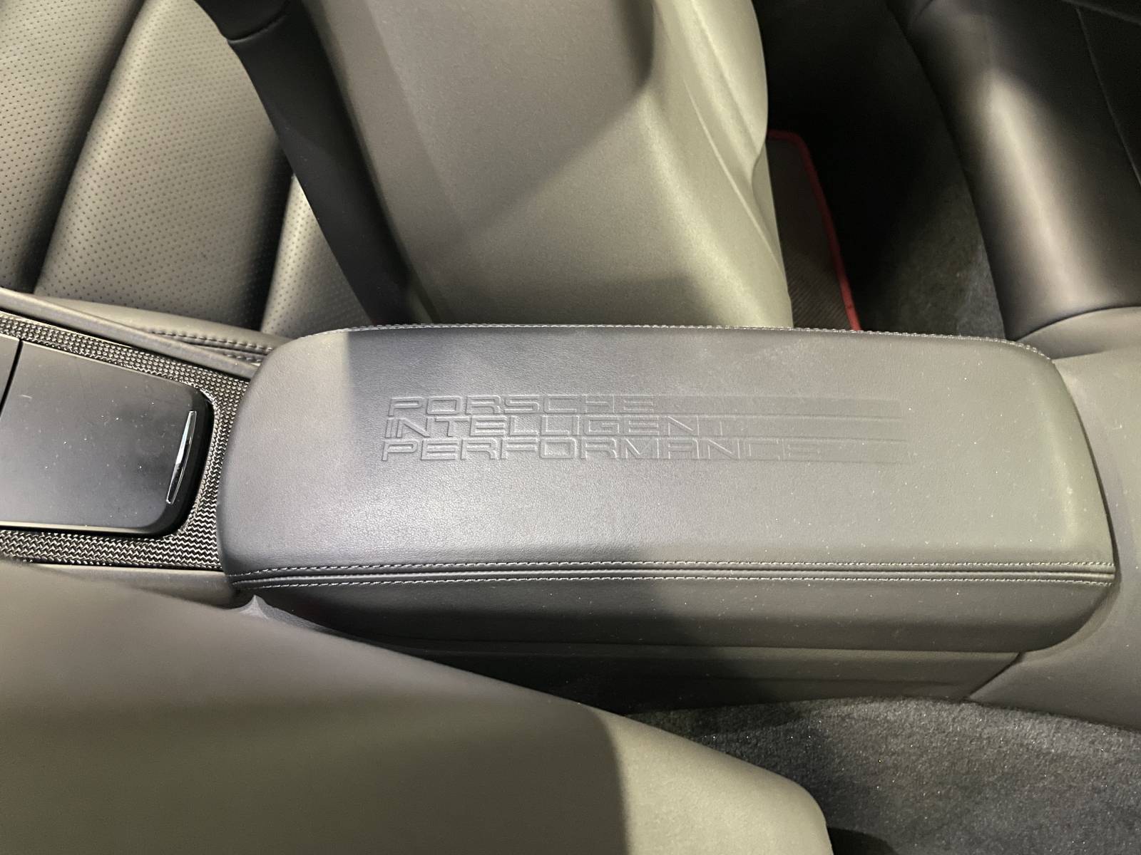 Intérieur cuir irréprochable pour cette 911 en vente dans le Gard chez MY DREAM CAR.