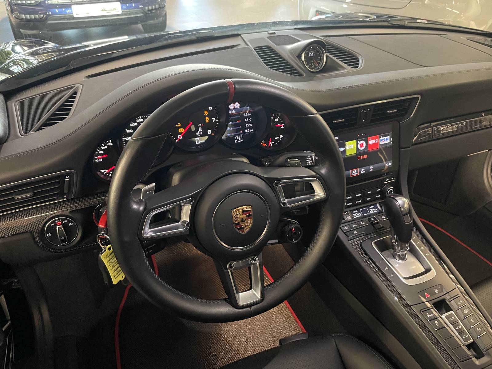 Volant sport multifonctions avec palettes PDK chez MY DREAM CAR Gard.
