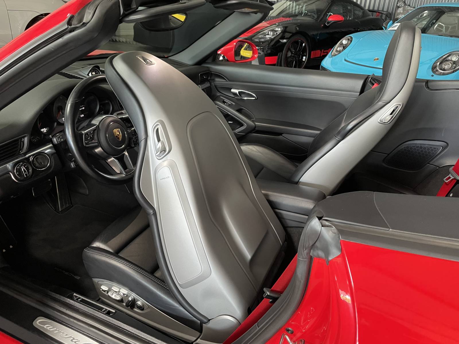 Sièges sport à réglages électriques et mémoires sur la Porsche 911 991 Cabriolet chez MY DREAM CAR (Montpellier, Hérault).