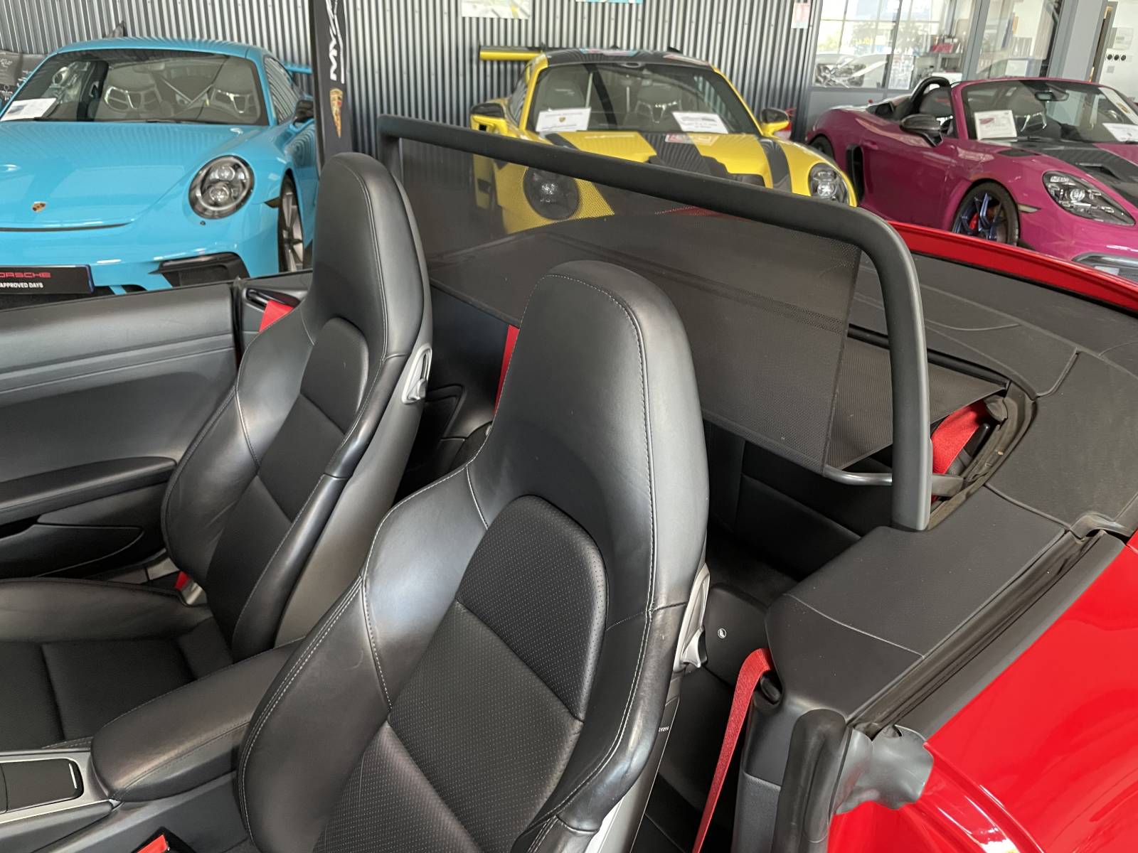 Sièges sport chauffants et électriques à mémoire dans la Porsche 911 991 de MY DREAM CAR, le choix des passionnés de Montpellier (Hérault).